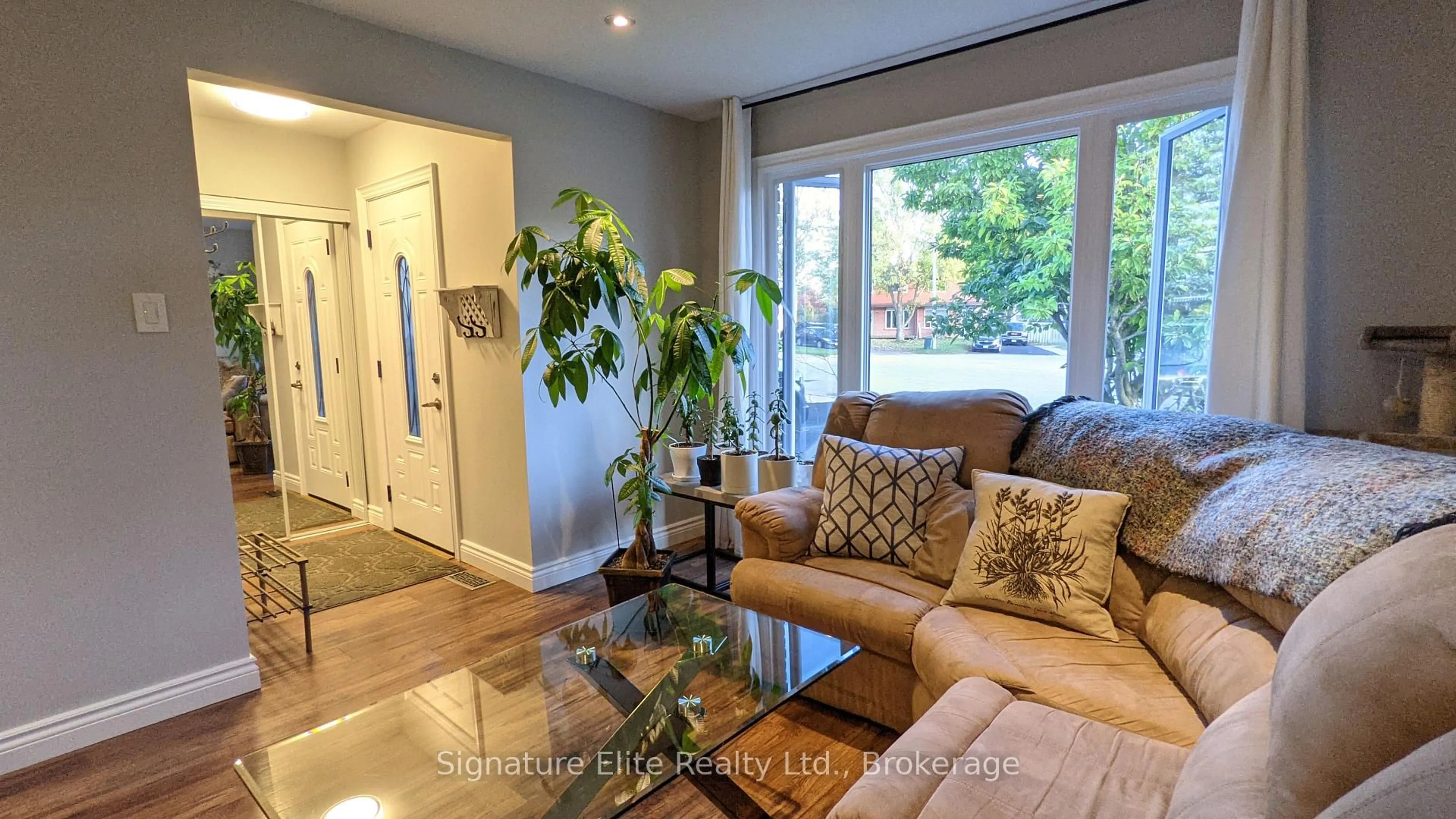 Living room with furniture, unknown for 40 Smyth Cres, New Tecumseth Ontario L0G 1A0