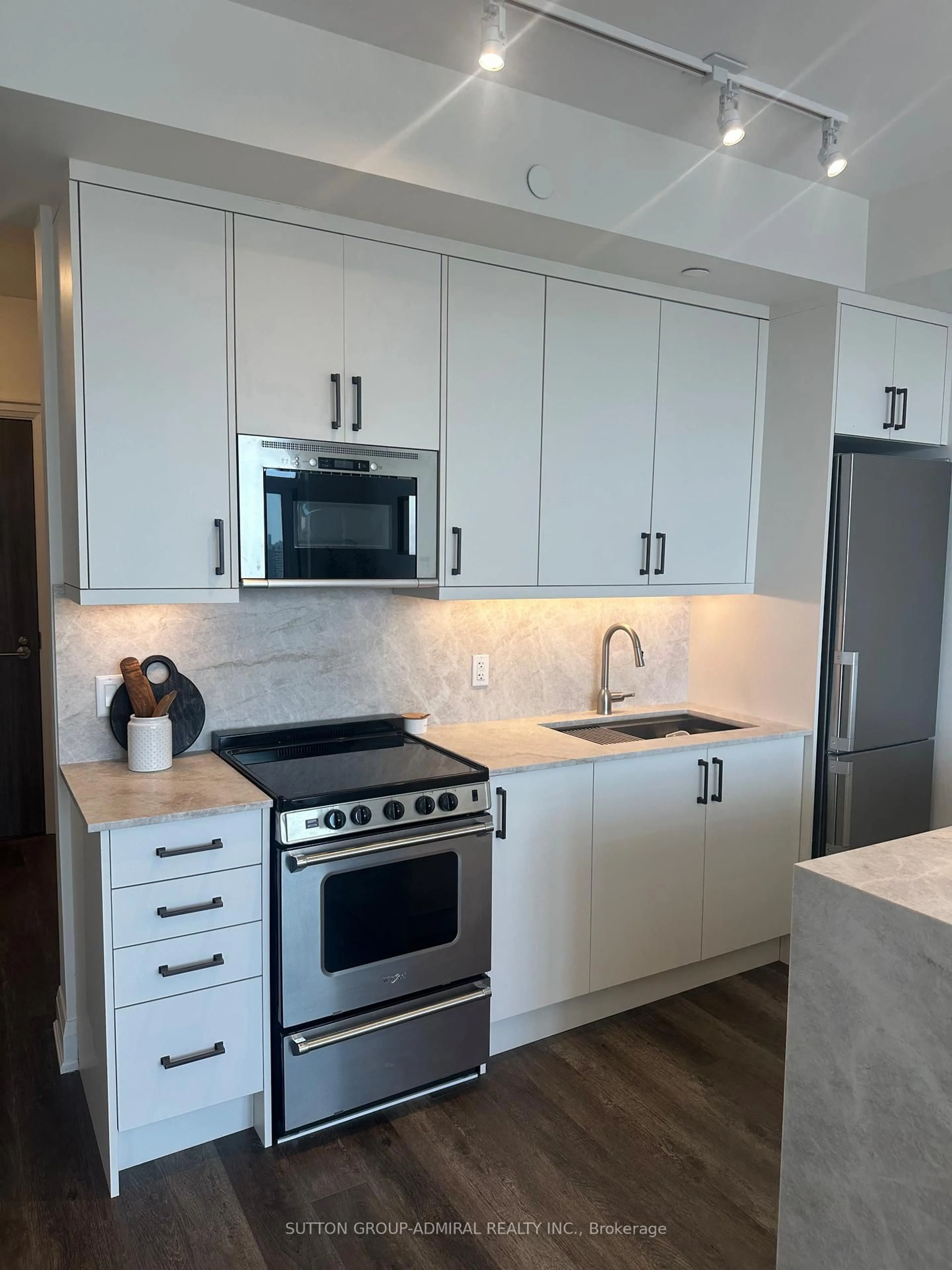 Open concept kitchen, unknown for 20 Gatineau Dr #1405, Vaughan Ontario L4J 0L3