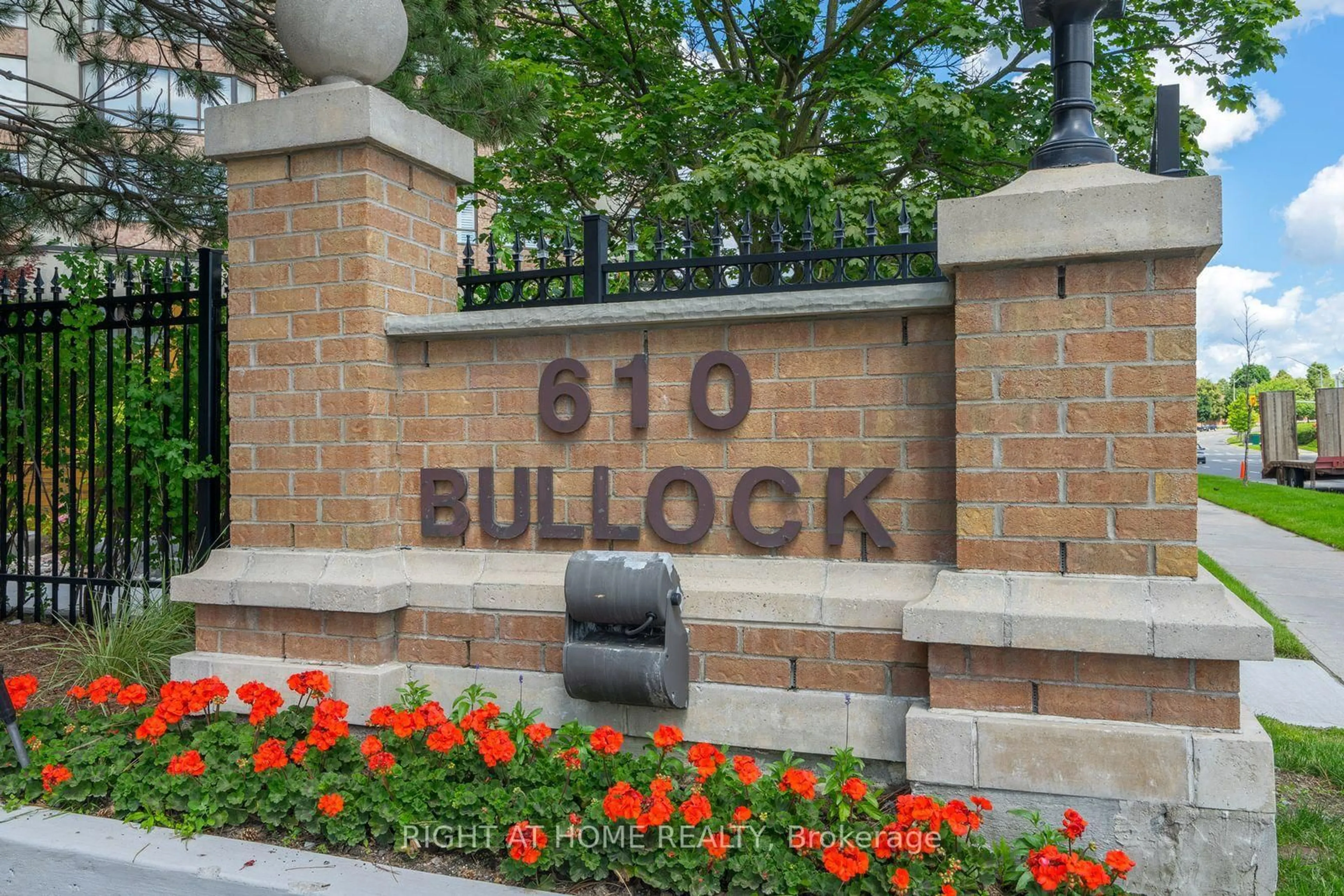 Home with brick exterior material, street for 610 Bullock Dr #1116, Markham Ontario L3R 0G1