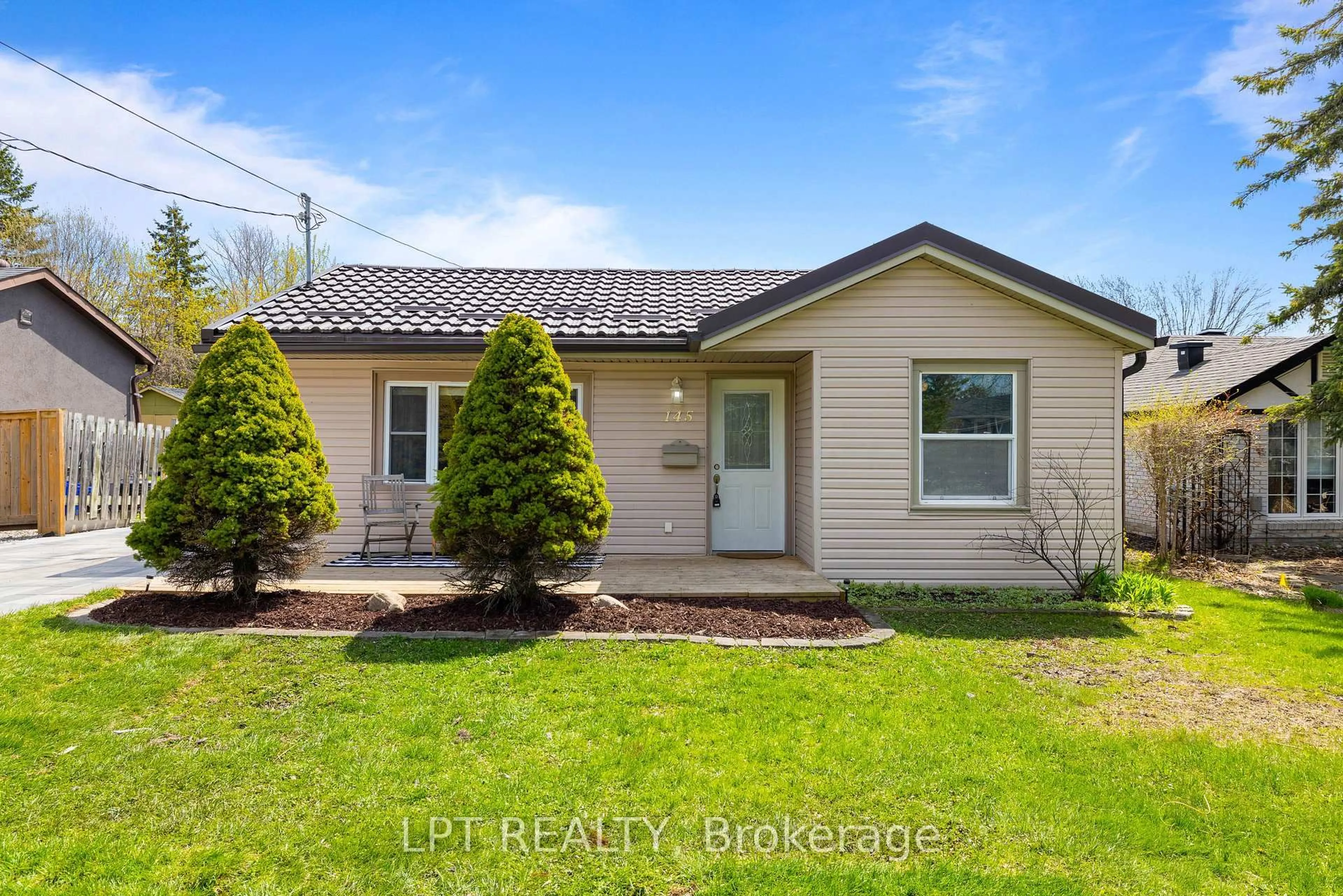 Home with vinyl exterior material, street for 145 Silas Blvd, Georgina Ontario L4P 2K2