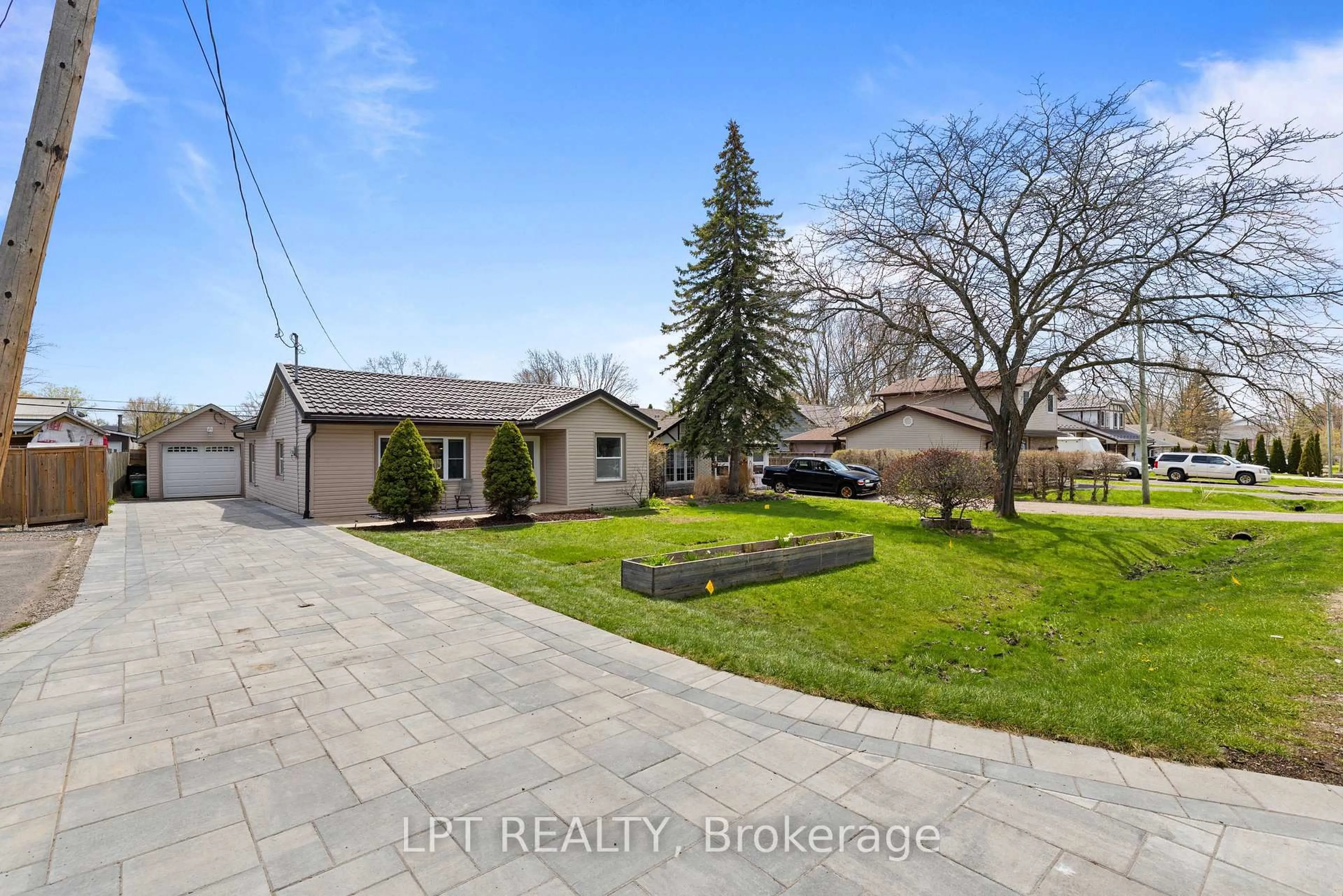 A pic from outside/outdoor area/front of a property/back of a property/a pic from drone, street for 145 Silas Blvd, Georgina Ontario L4P 2K2