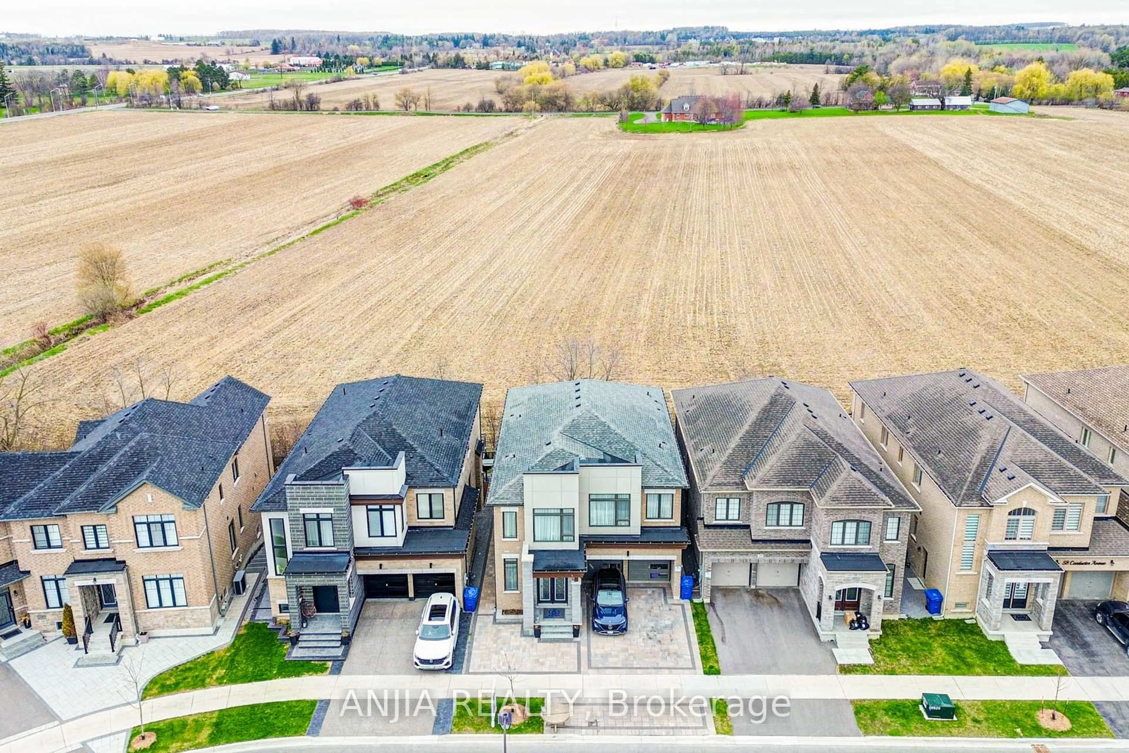 A pic from outside/outdoor area/front of a property/back of a property/a pic from drone, street for 50 CONDUCTOR Ave, Whitchurch-Stouffville Ontario L4A 4X5