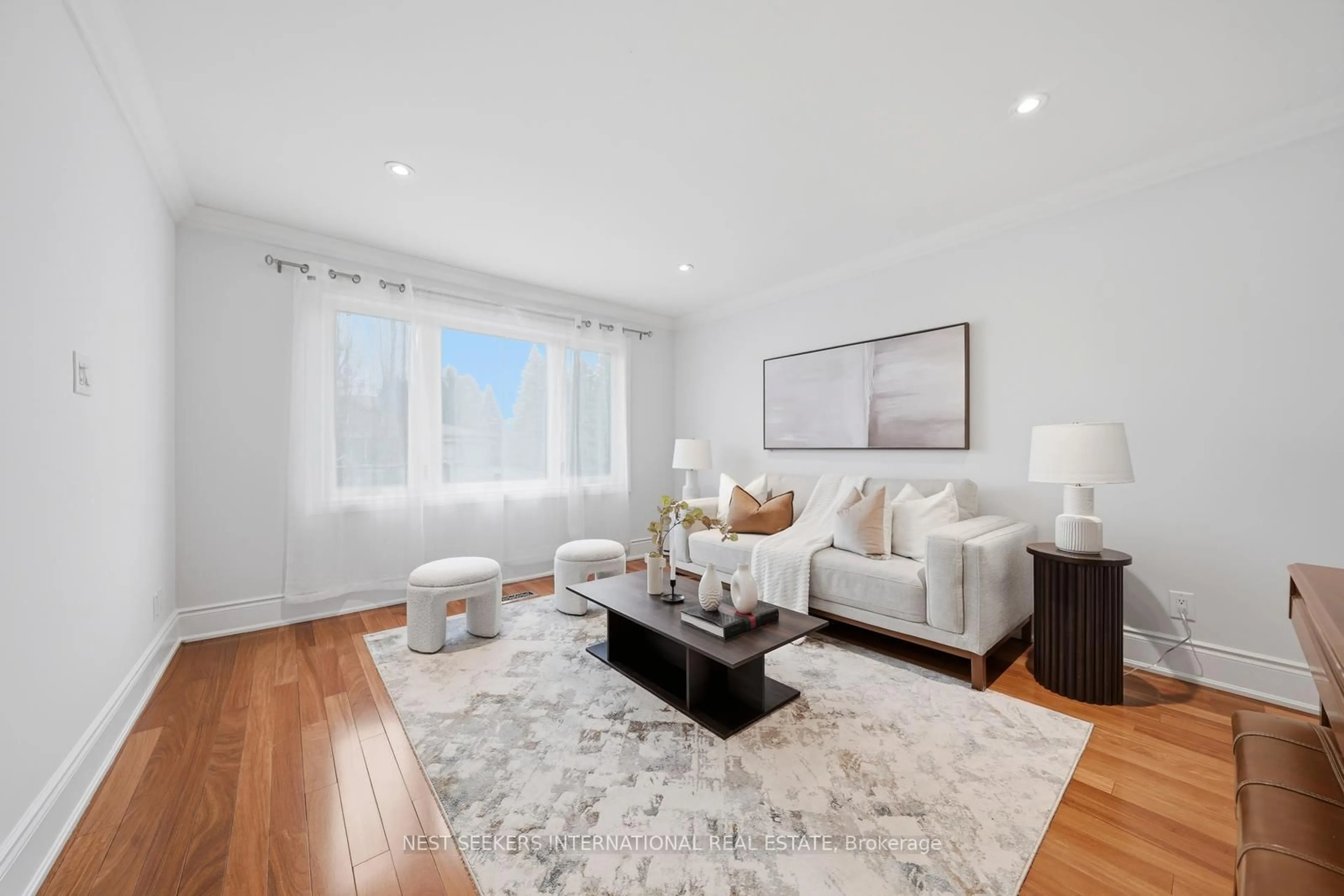 Living room with furniture, unknown for 79 Hill Farm Rd, King Ontario L0G 1N0