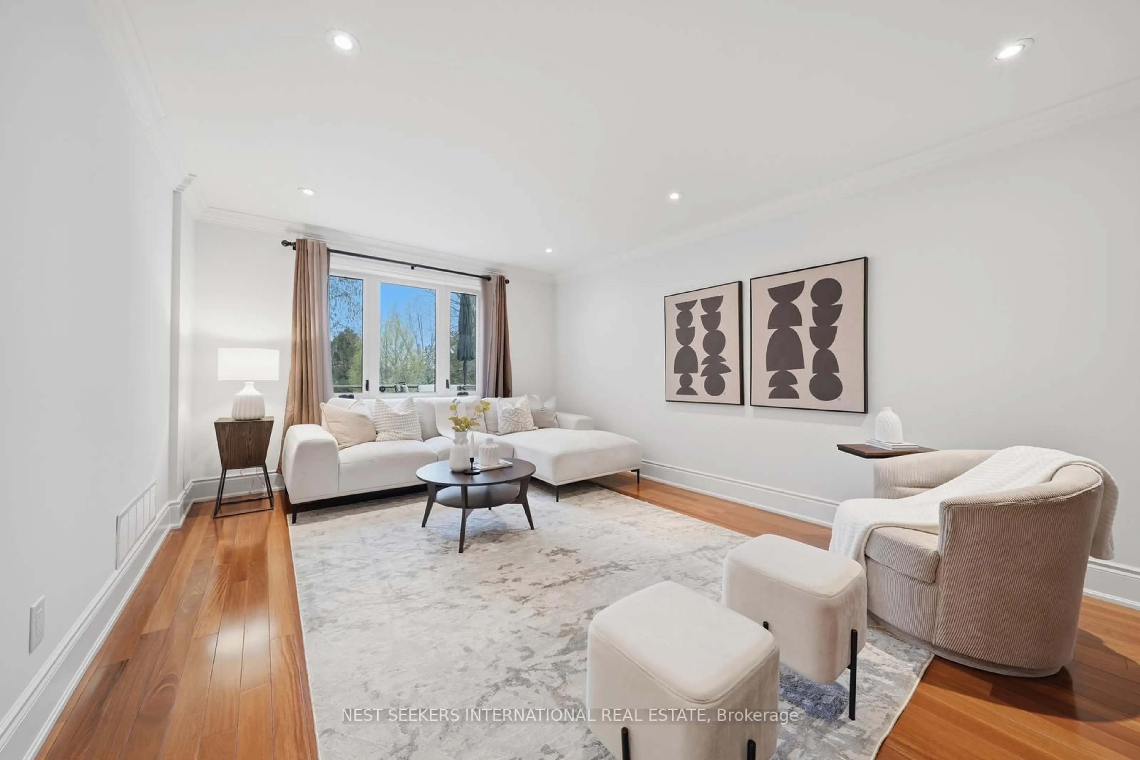 Living room with furniture, unknown for 79 Hill Farm Rd, King Ontario L0G 1N0