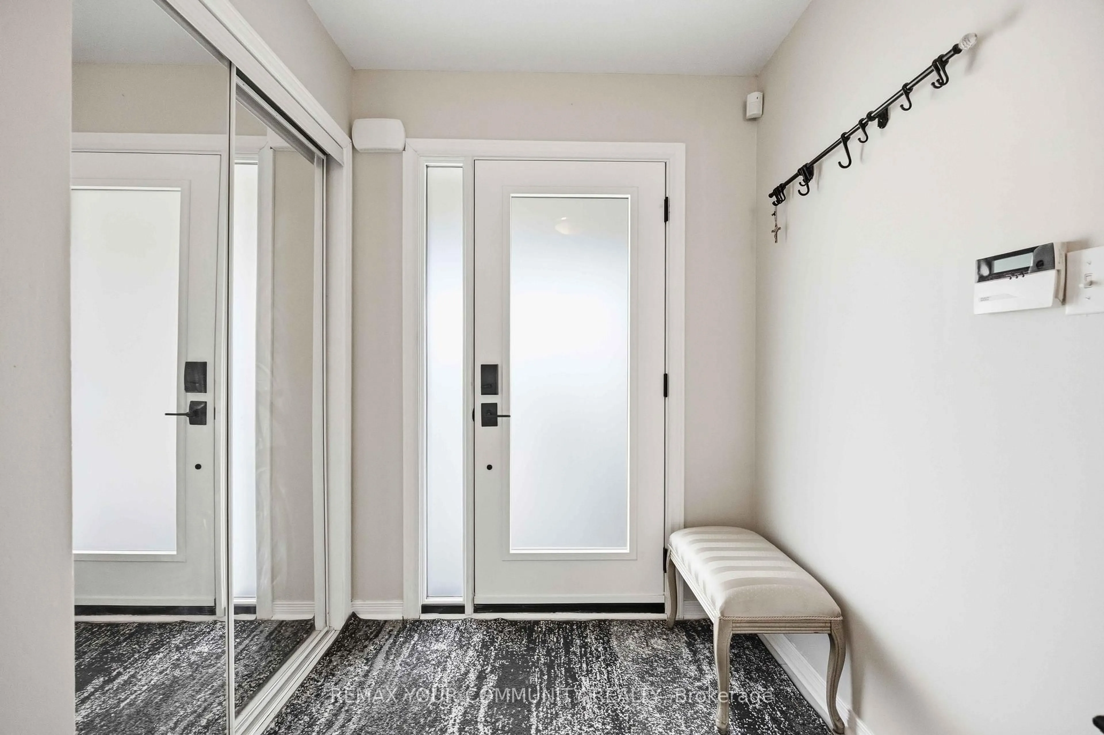 Indoor entryway for 9 Collis Dr, Aurora Ontario L4G 7V4