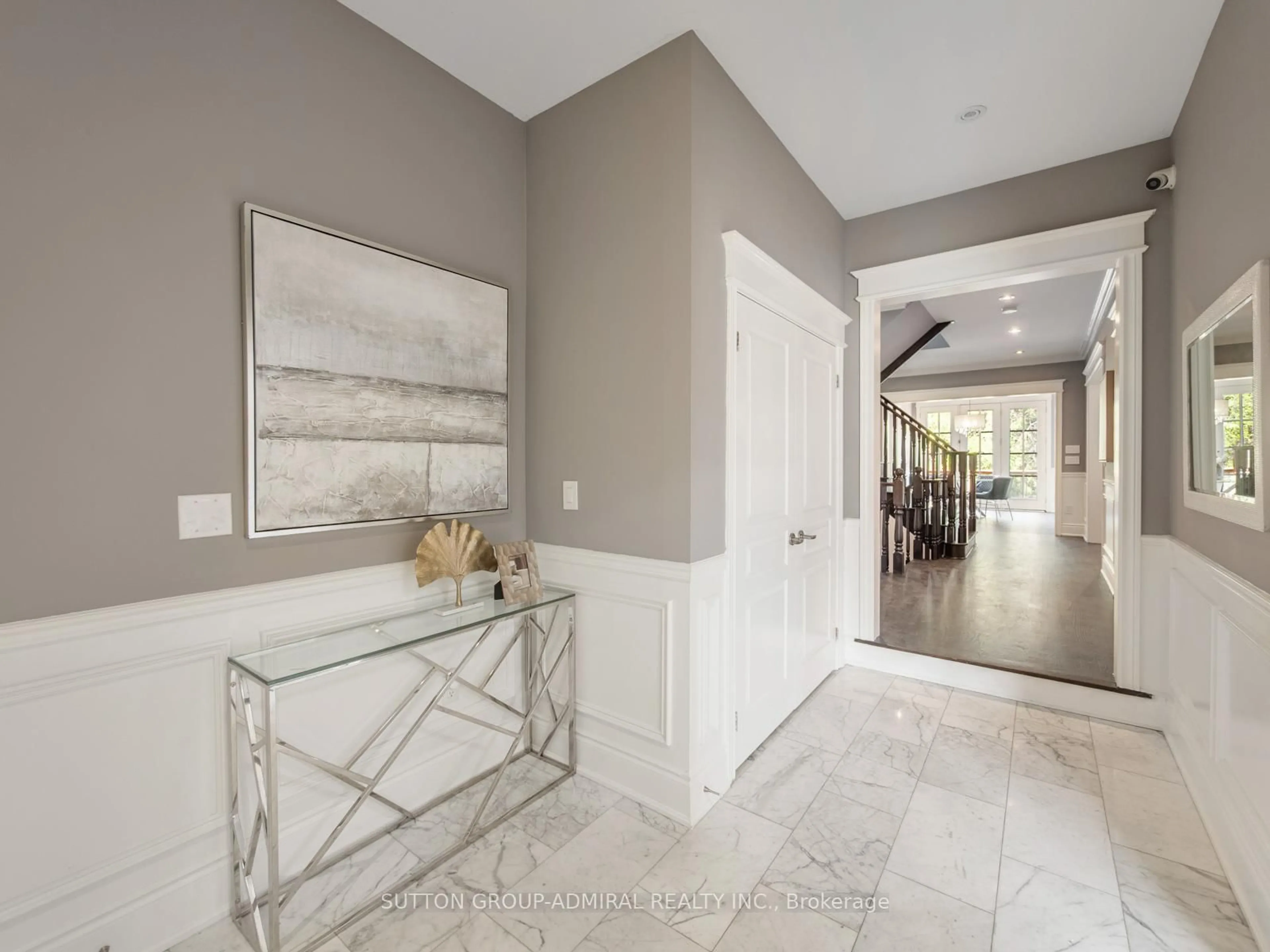 Indoor entryway for 42 Big Rock Dr, Vaughan Ontario L6A 0Z4