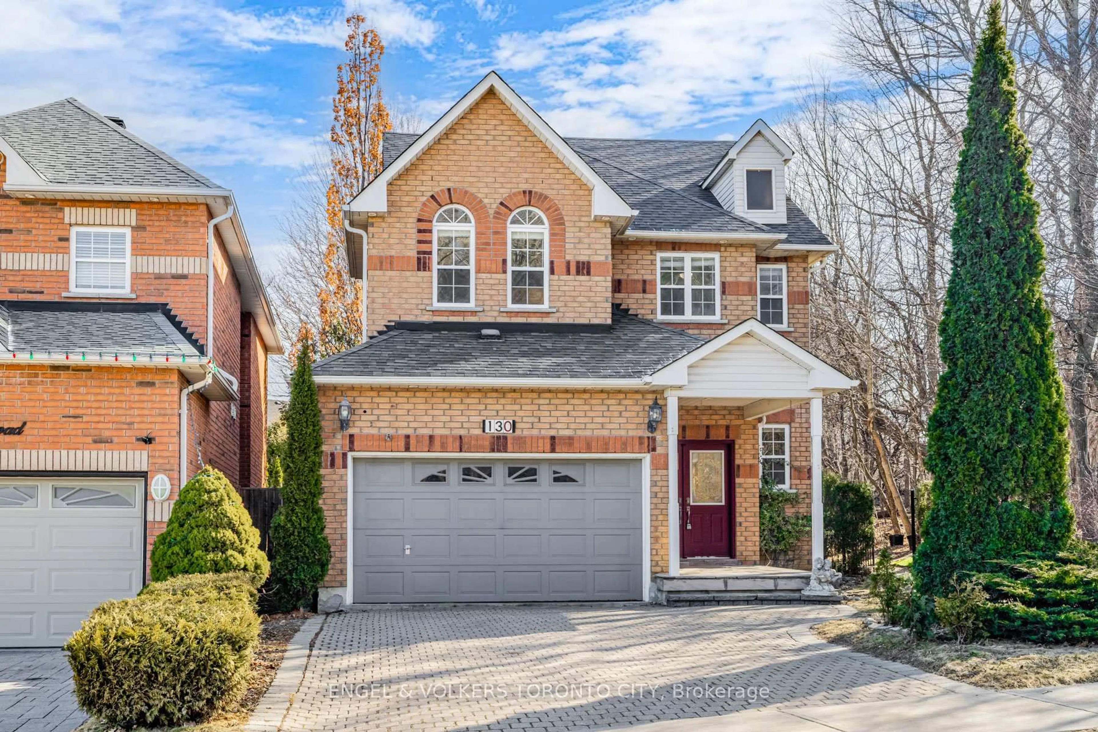 Home with brick exterior material, street for 130 Old Colony Rd, Richmond Hill Ontario L4E 3V1