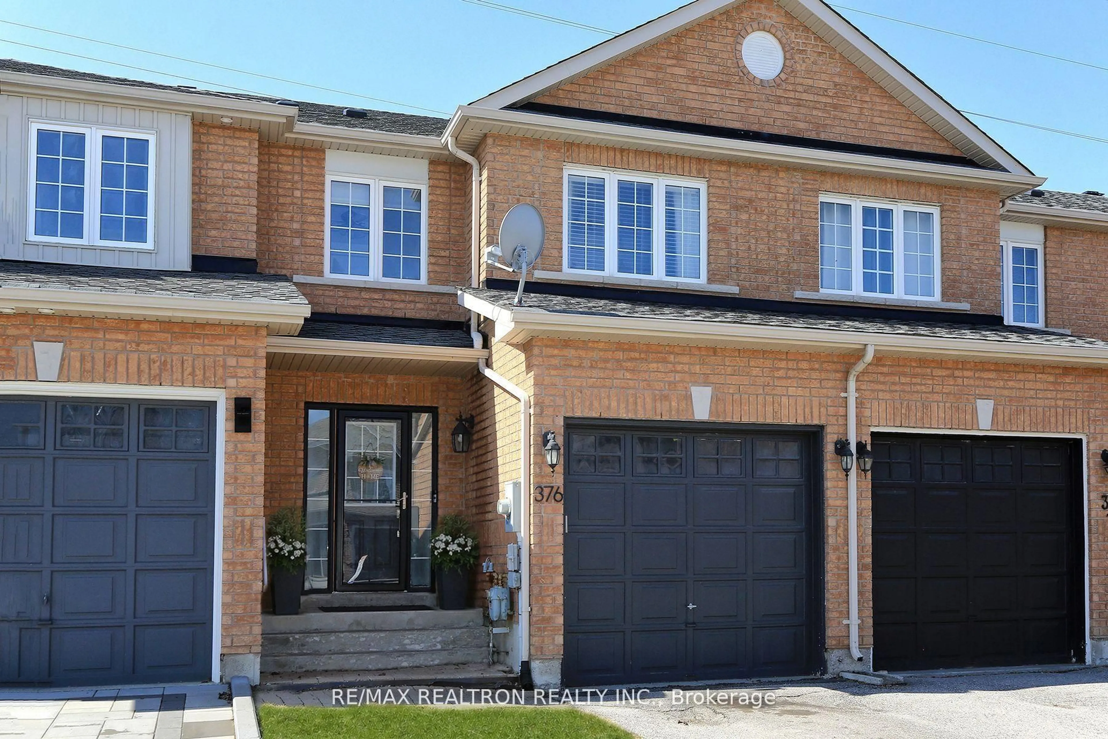 Home with brick exterior material, street for 376 Rannie Rd, Newmarket Ontario L3X 2N3