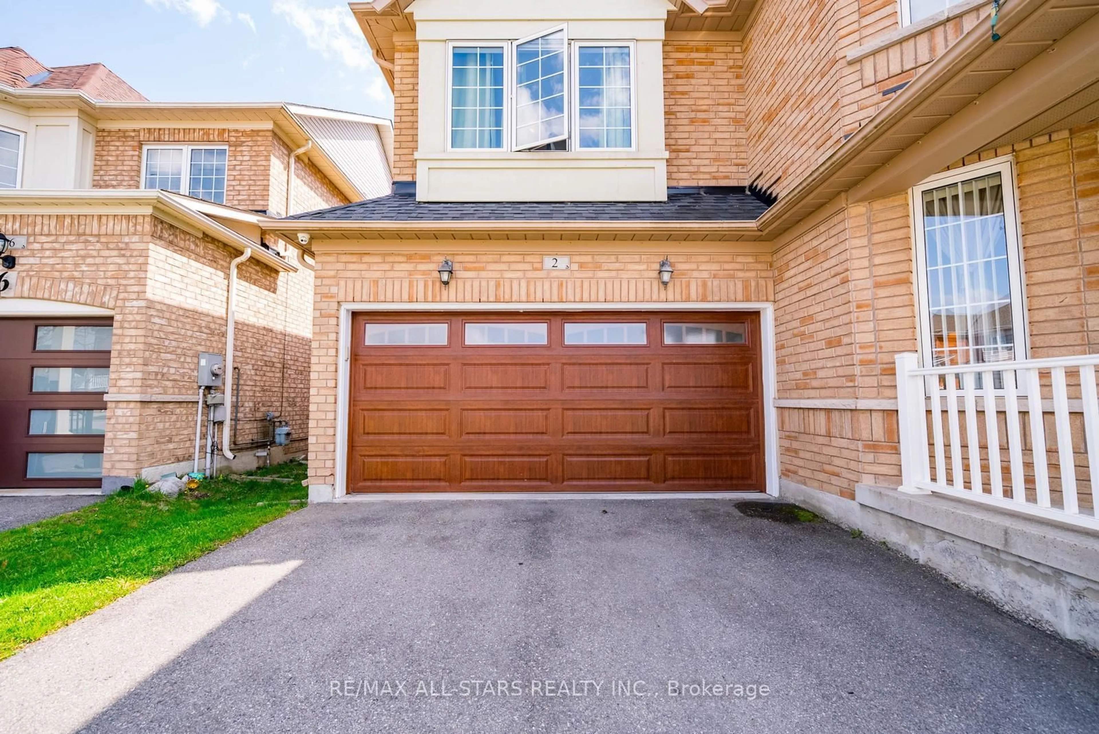 Home with brick exterior material, street for 2 Mantle Ave, Whitchurch-Stouffville Ontario L4A 0M4