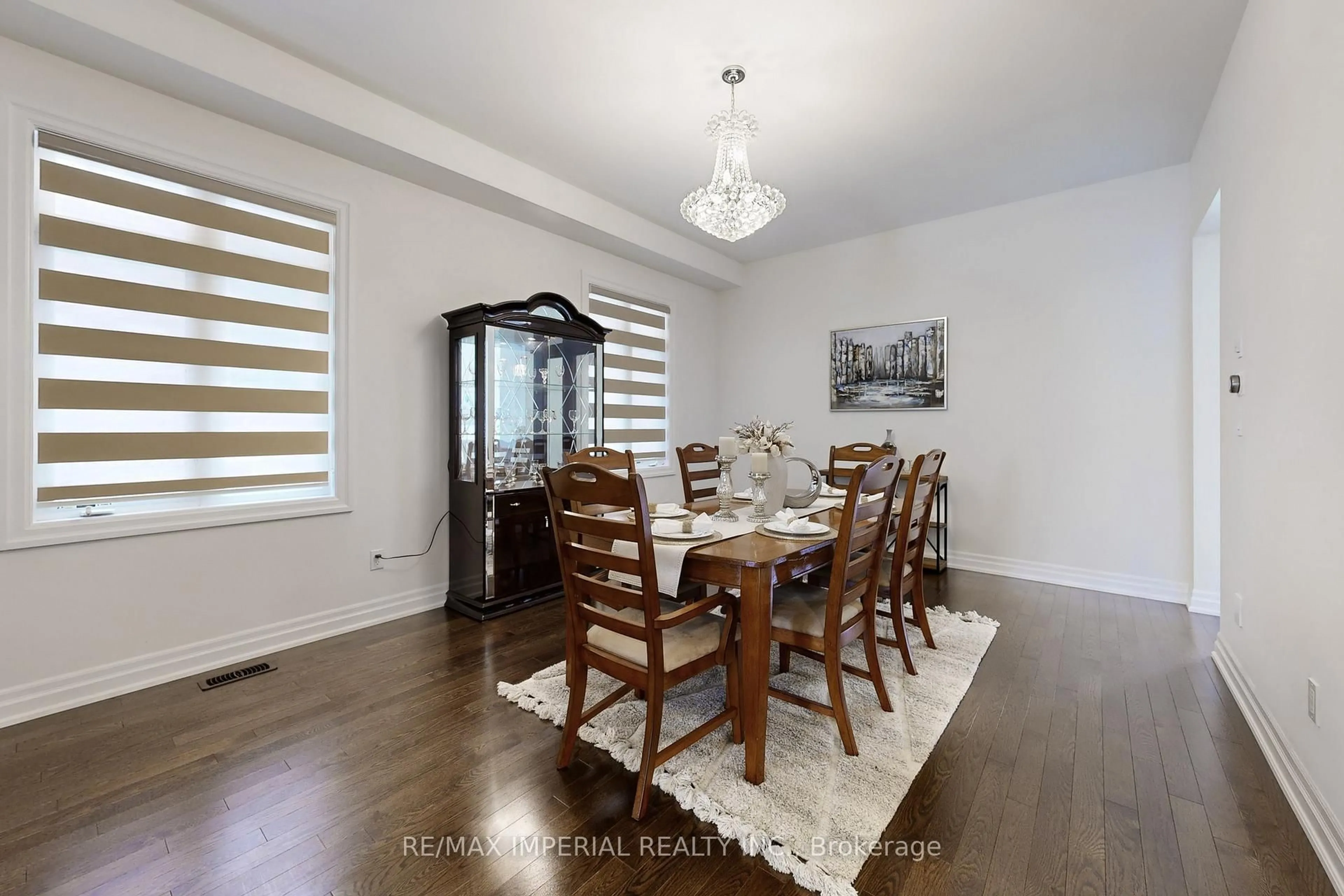 Dining room, wood/laminate floor for 211 Touch Gold Cres, Aurora Ontario L4G 3X4