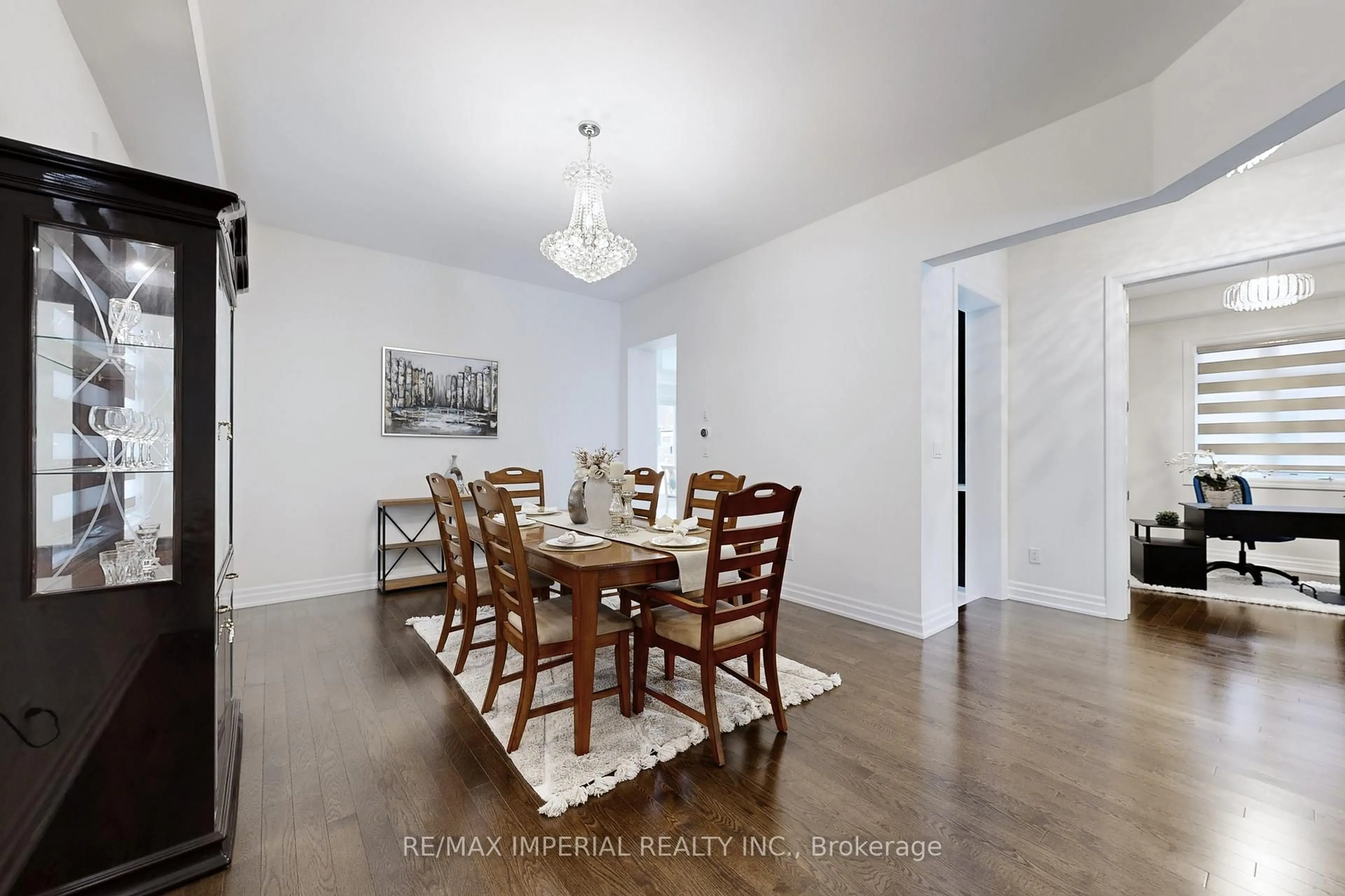 Dining room, wood/laminate floor for 211 Touch Gold Cres, Aurora Ontario L4G 3X4