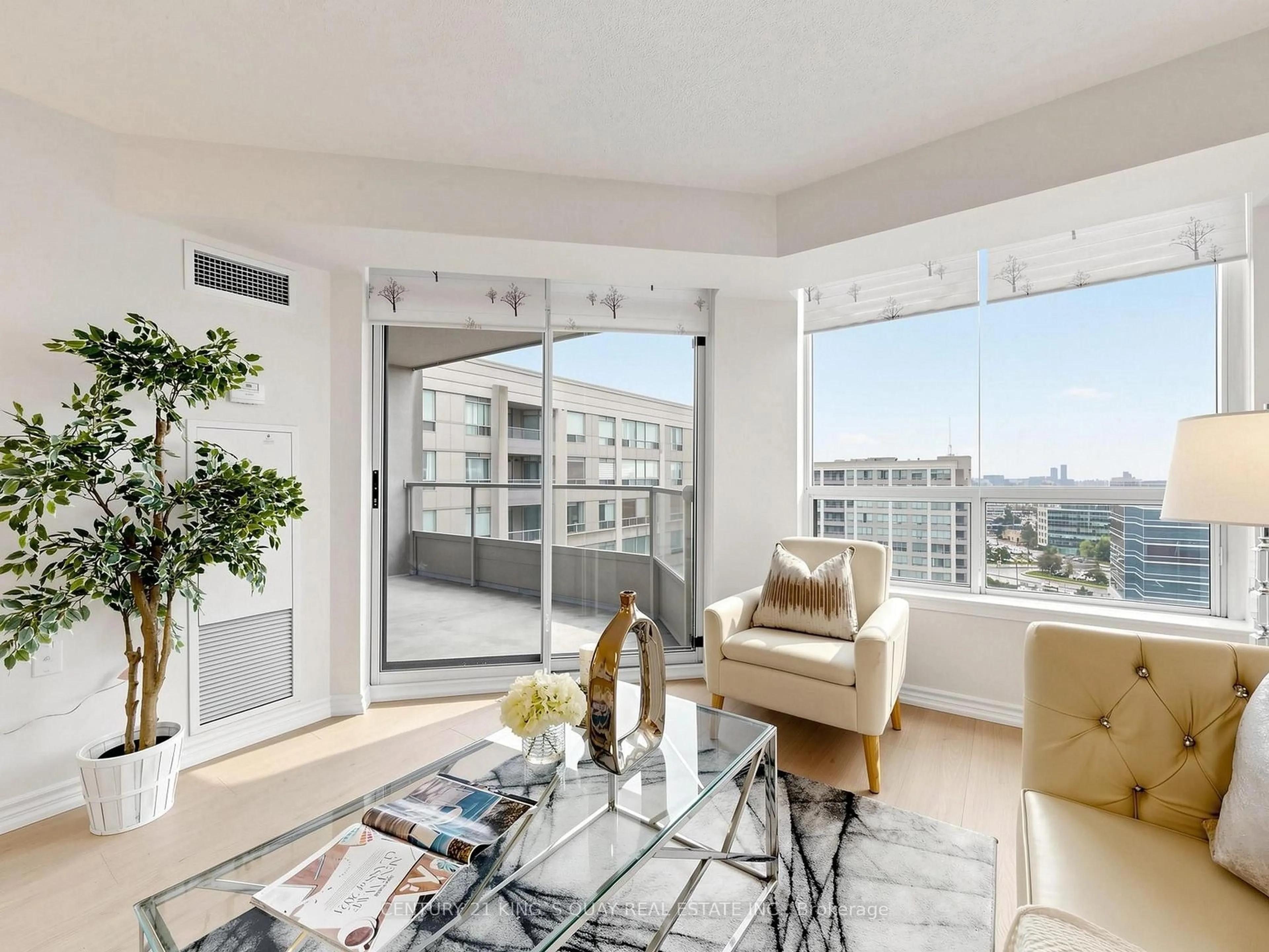 Living room with furniture, unknown for 9015 Leslie St #Lph2, Richmond Hill Ontario L4B 4J8