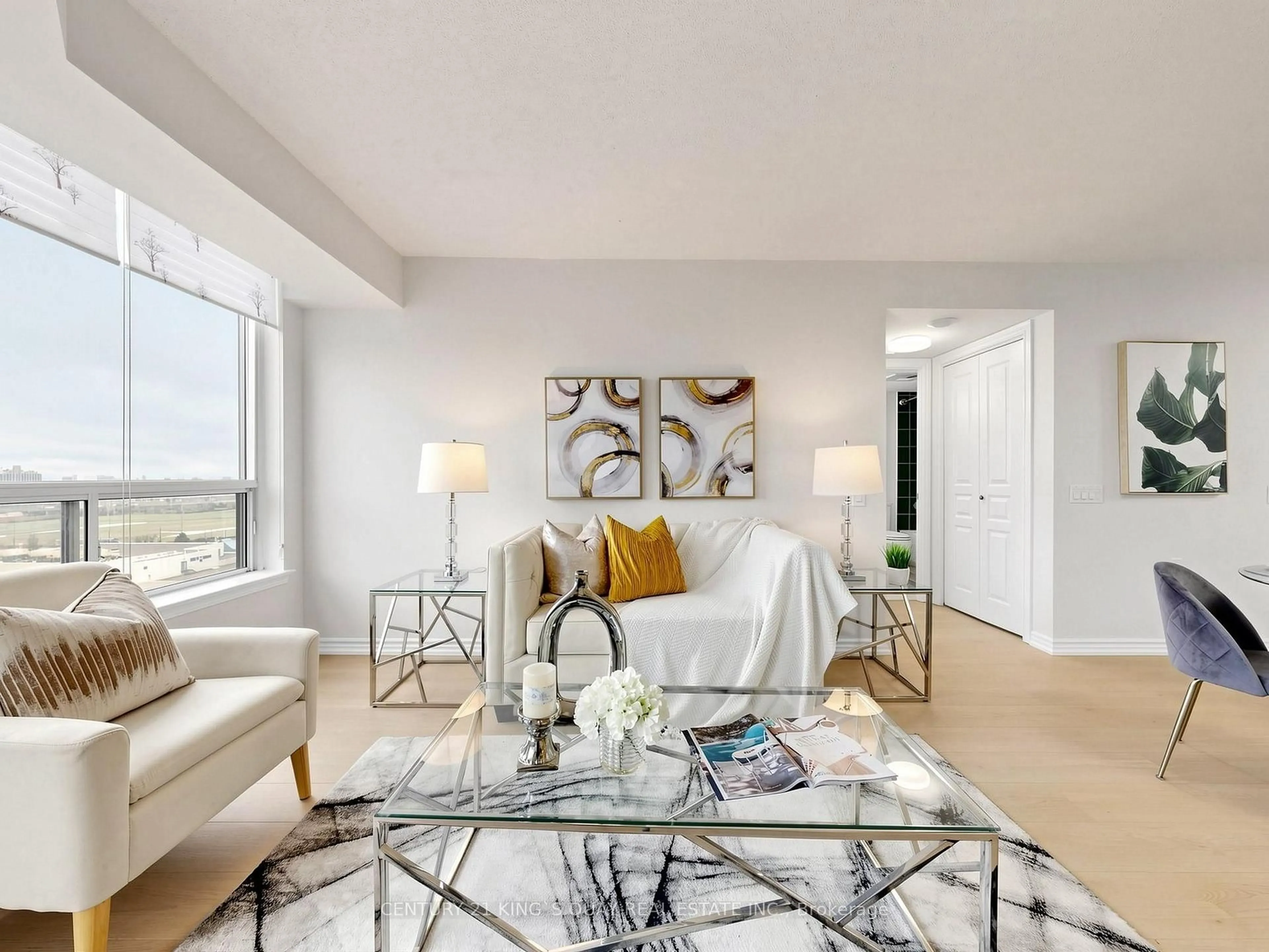 Living room with furniture, unknown for 9015 Leslie St #Lph2, Richmond Hill Ontario L4B 4J8