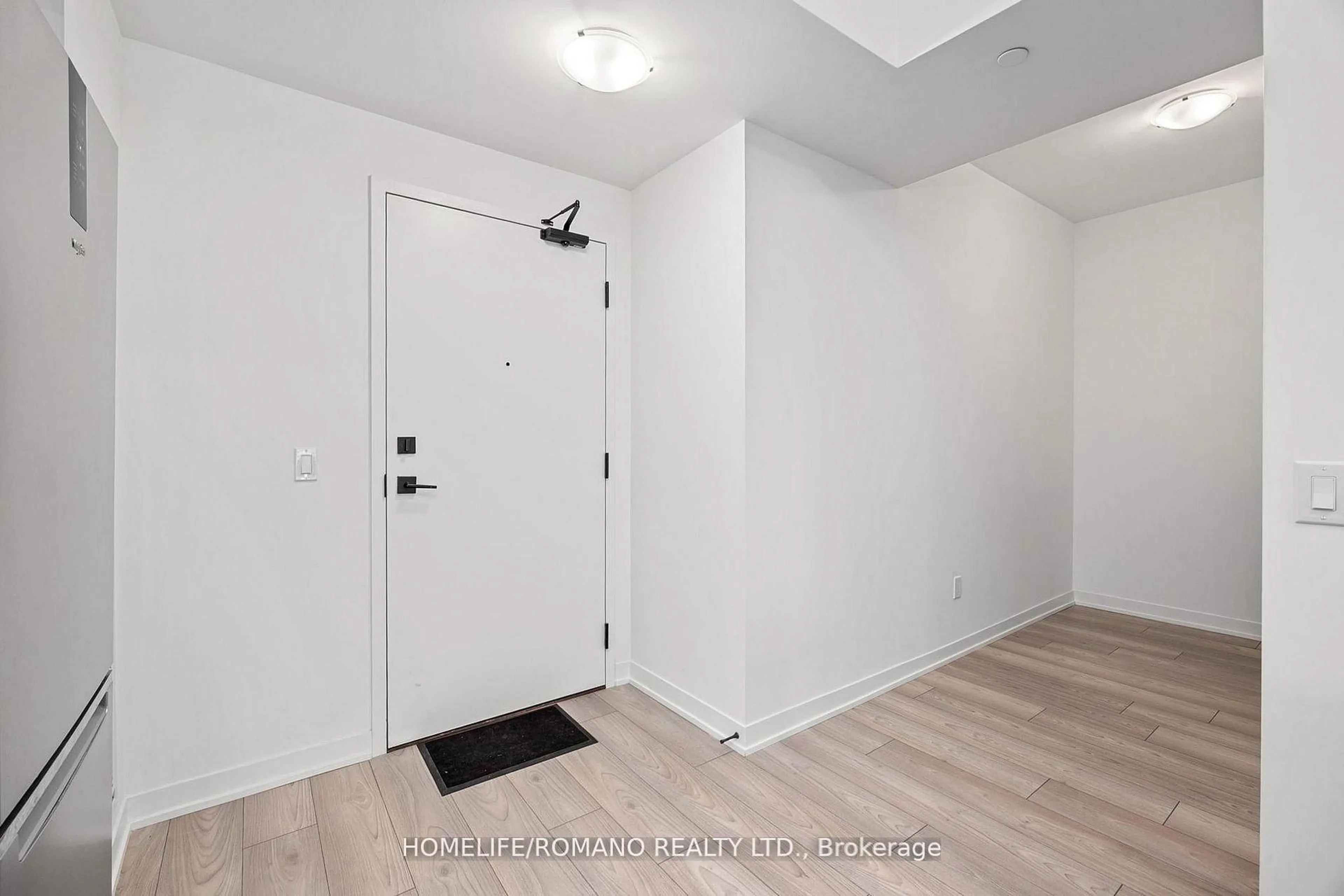 Indoor entryway for 498 Caldari Rd #1426, Vaughan Ontario L4K 0R6