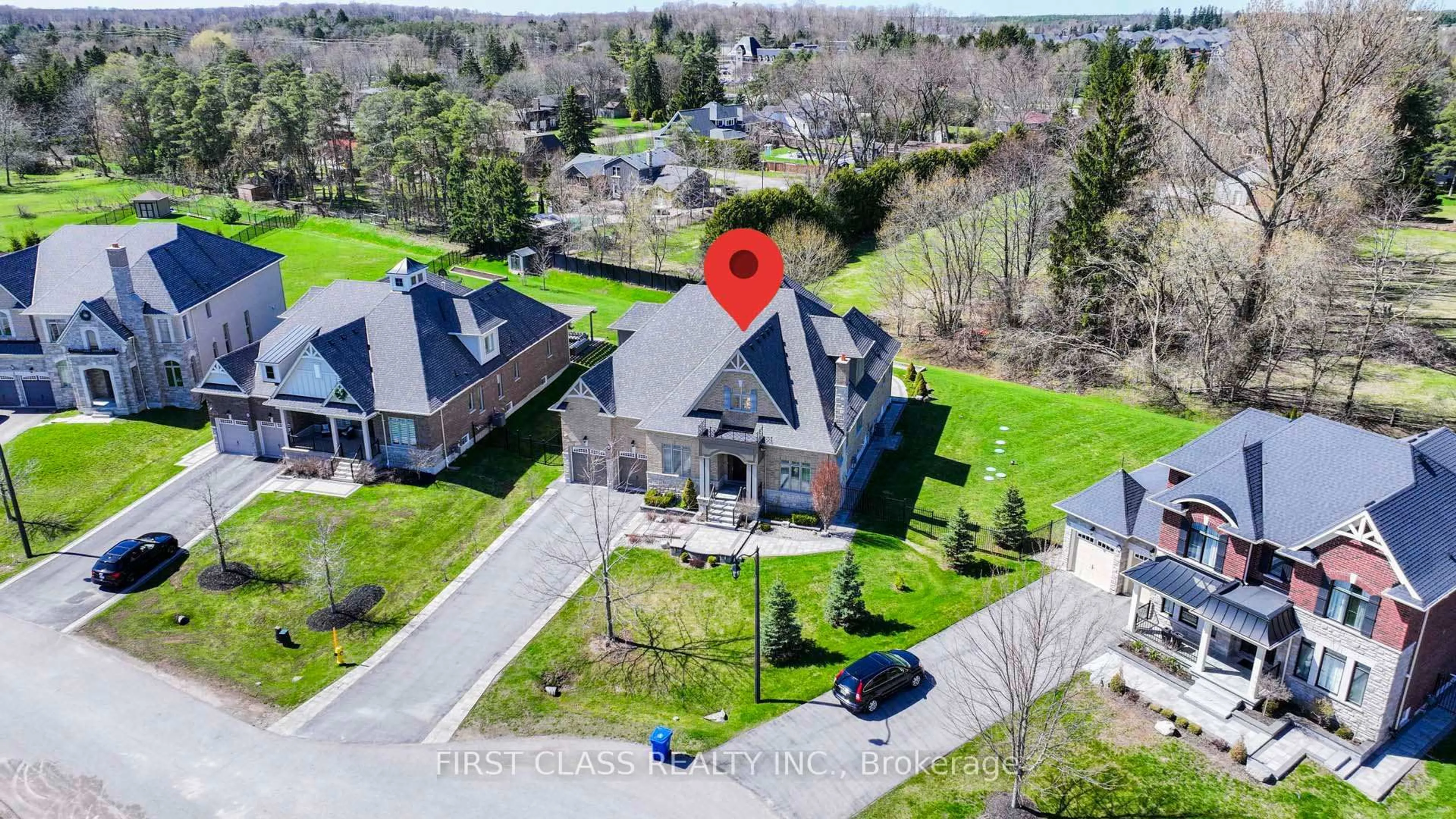 A pic from outside/outdoor area/front of a property/back of a property/a pic from drone, street for 30 Somer Rumm Crt, Whitchurch-Stouffville Ontario L4A 1X8