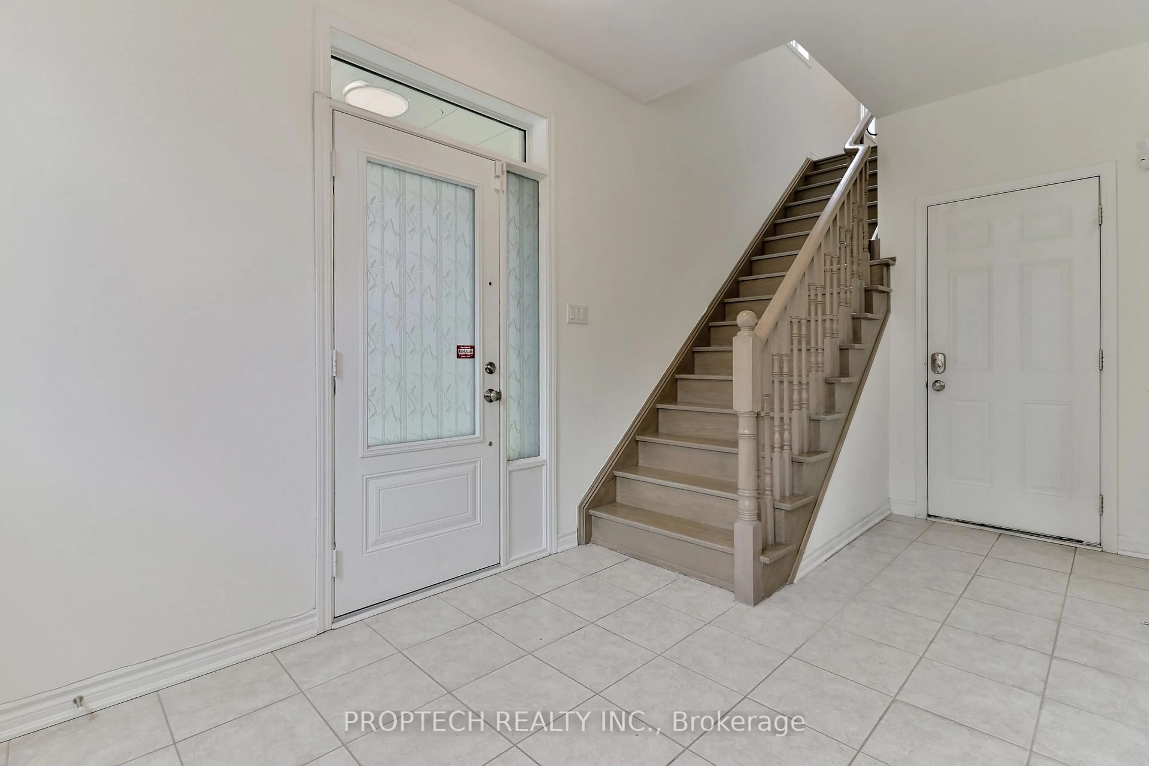Indoor foyer for 19 Frederick Wilson Ave, Markham Ontario L6B 1N2