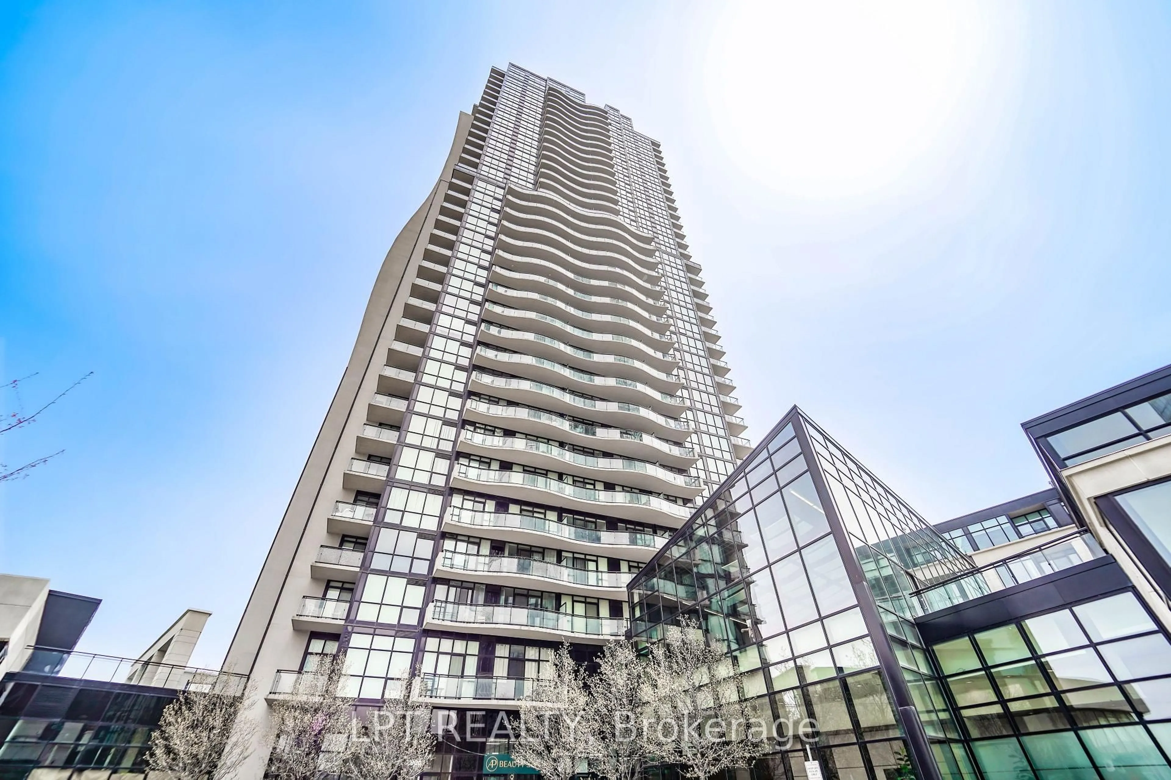 Indoor foyer for 2900 Highway 7 #312, Vaughan Ontario L4K 0G3