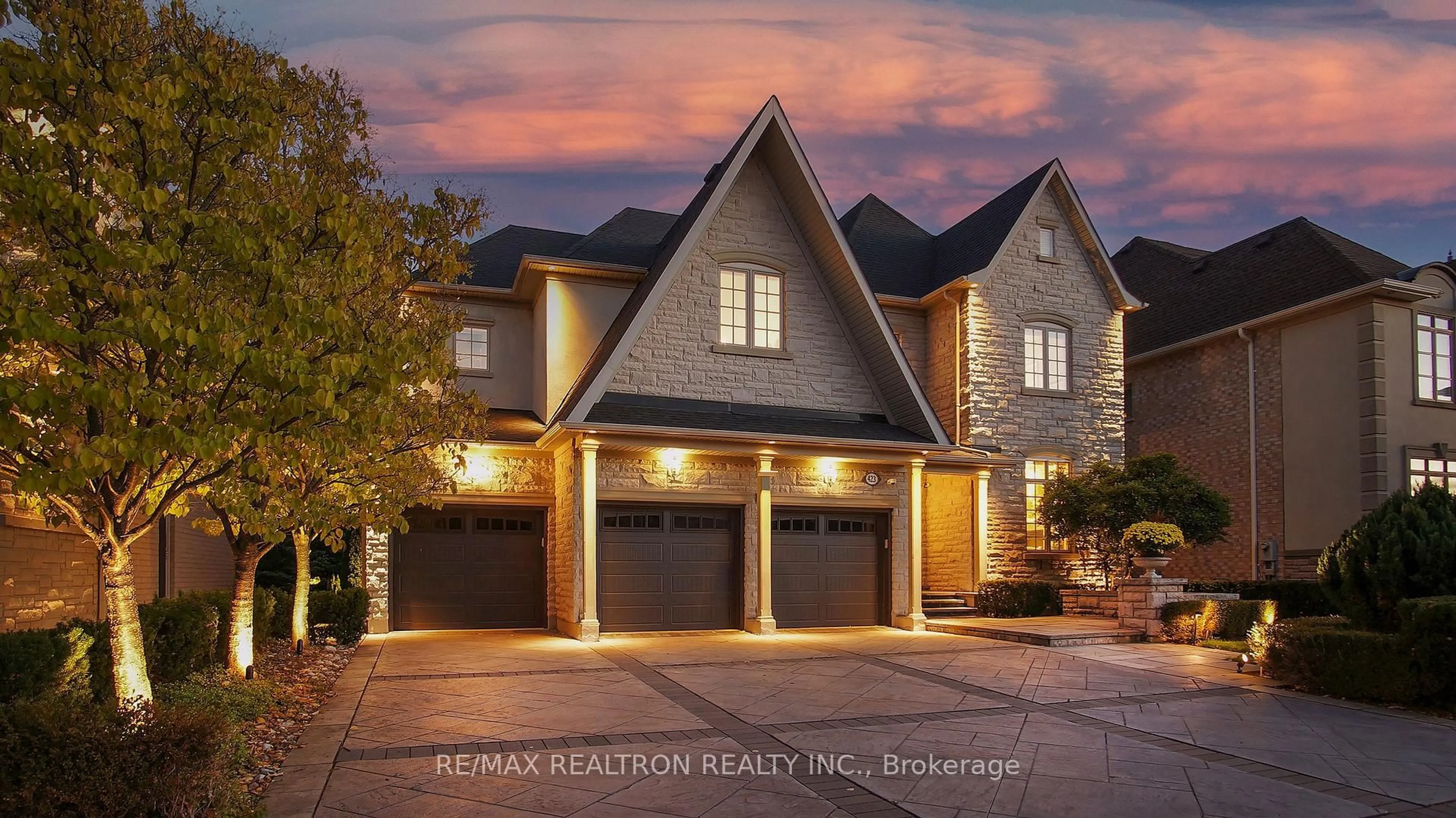 Home with brick exterior material, street for 423 Paradelle Dr, Richmond Hill Ontario L4E 4R9