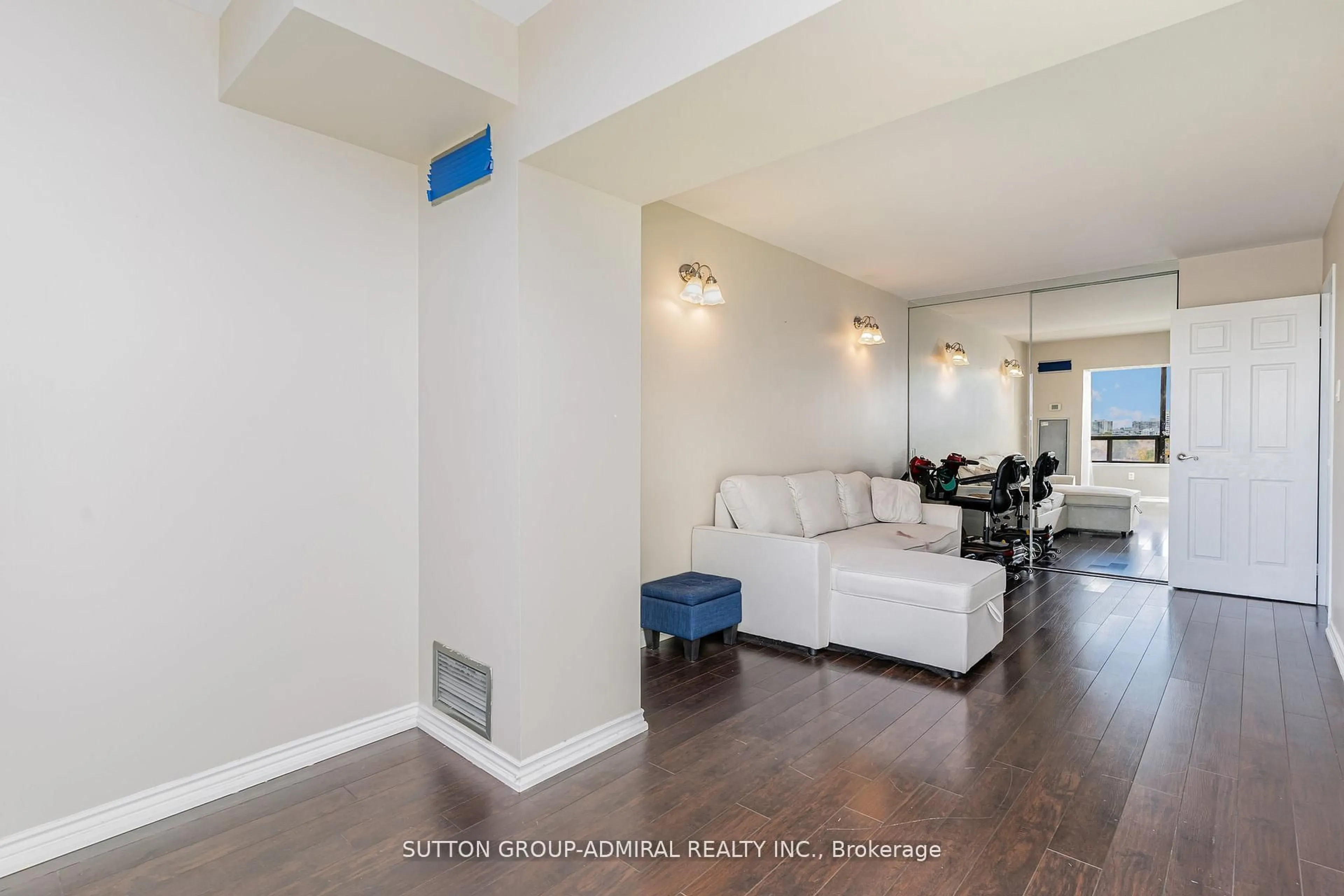 Living room with furniture, unknown for 7440 Bathurst St #807, Vaughan Ontario L4J 7K8