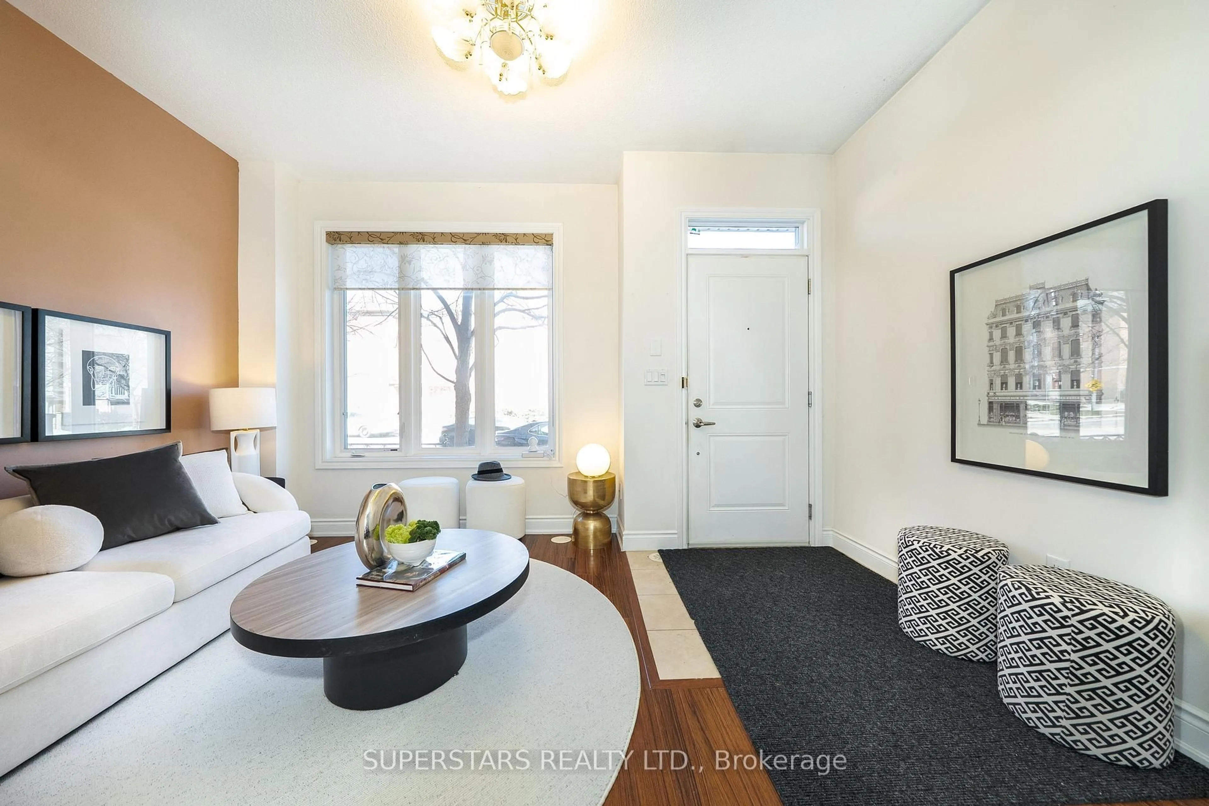 Indoor entryway for 261 South Park Rd, Markham Ontario L3T 0B6