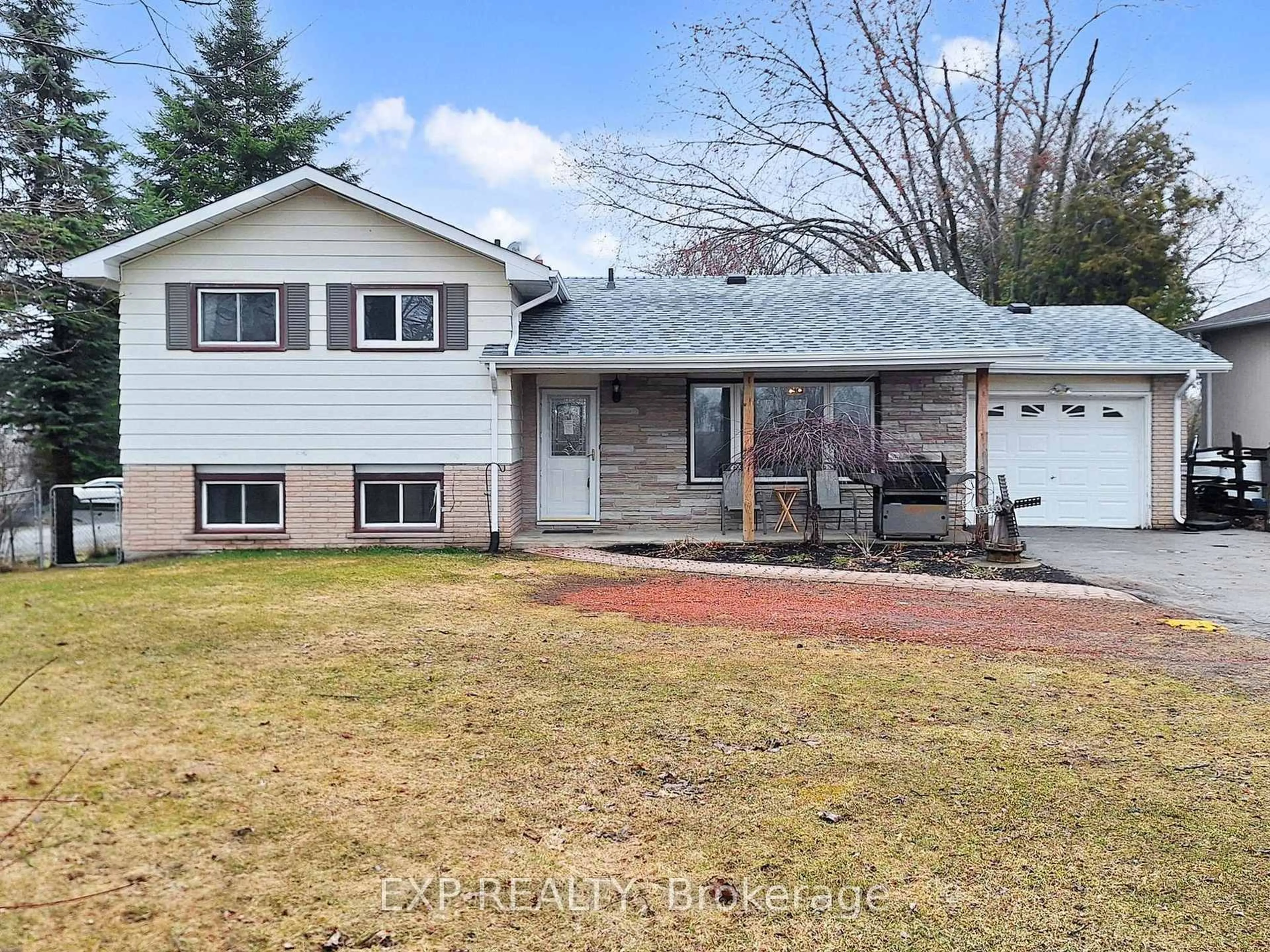 Home with vinyl exterior material, street for 10384 Ravenshoe Rd, Georgina Ontario L9P 1R2