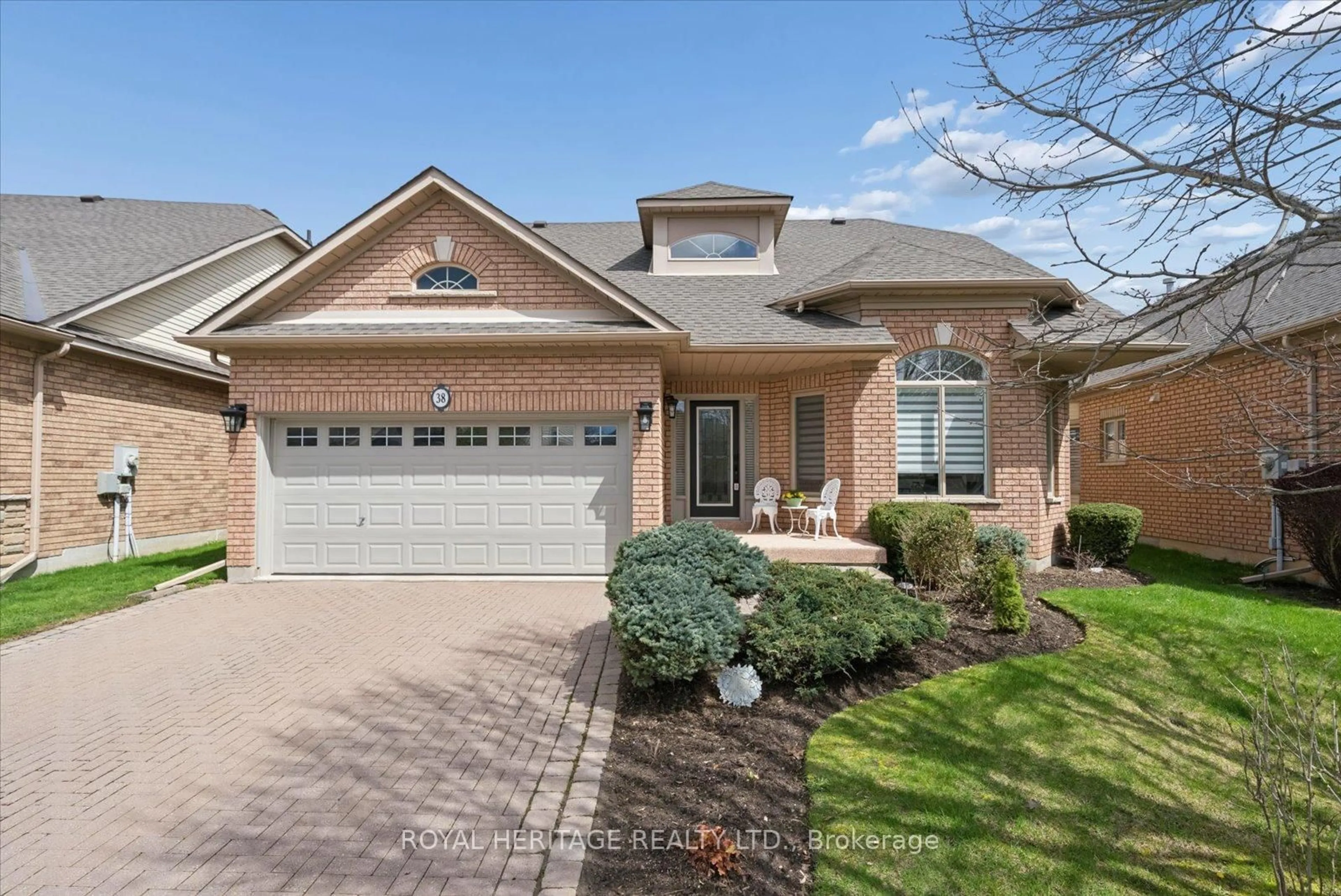 Home with brick exterior material, street for 38 Briar Gate Way, New Tecumseth Ontario L9R 2A4