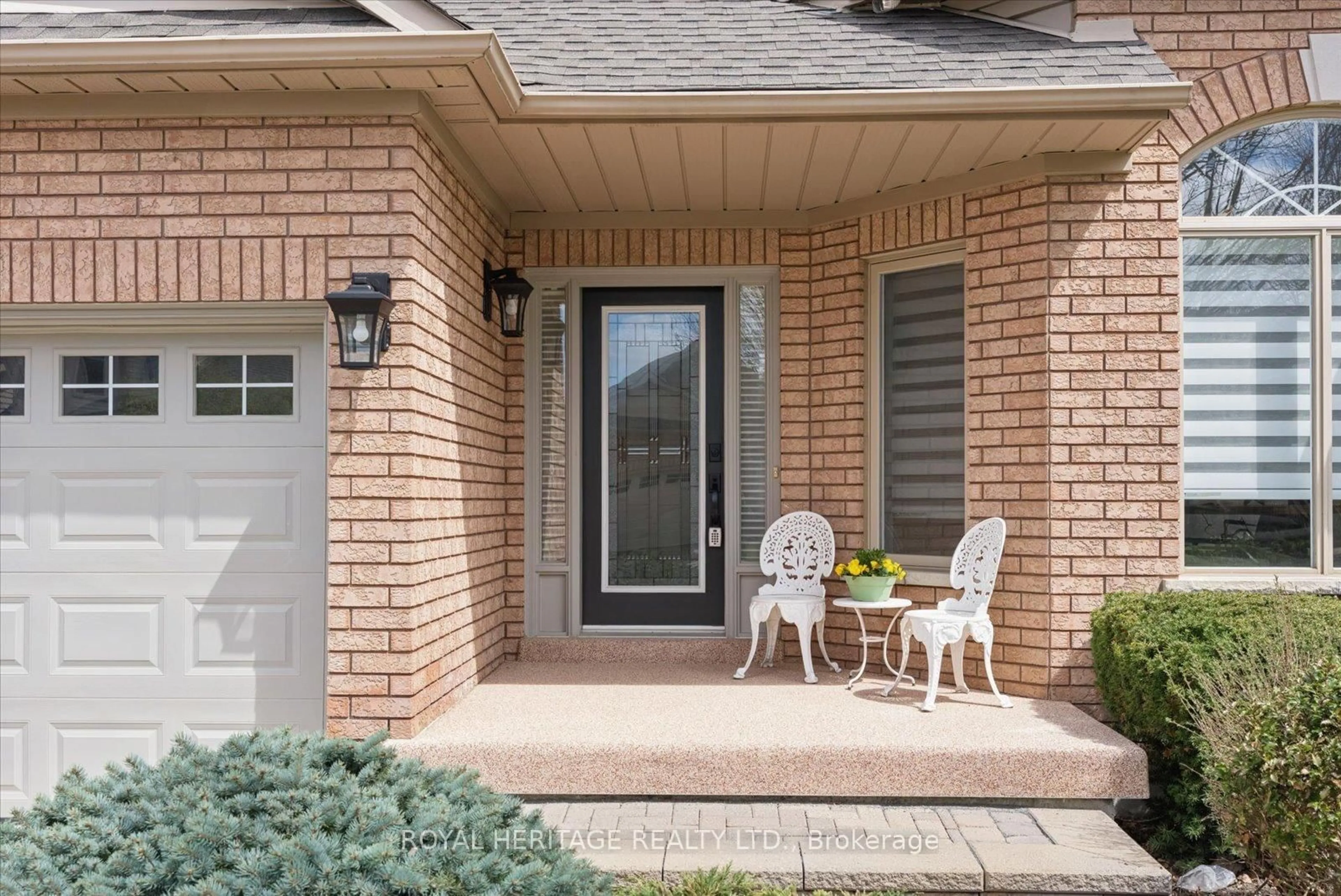 Home with brick exterior material, street for 38 Briar Gate Way, New Tecumseth Ontario L9R 2A4