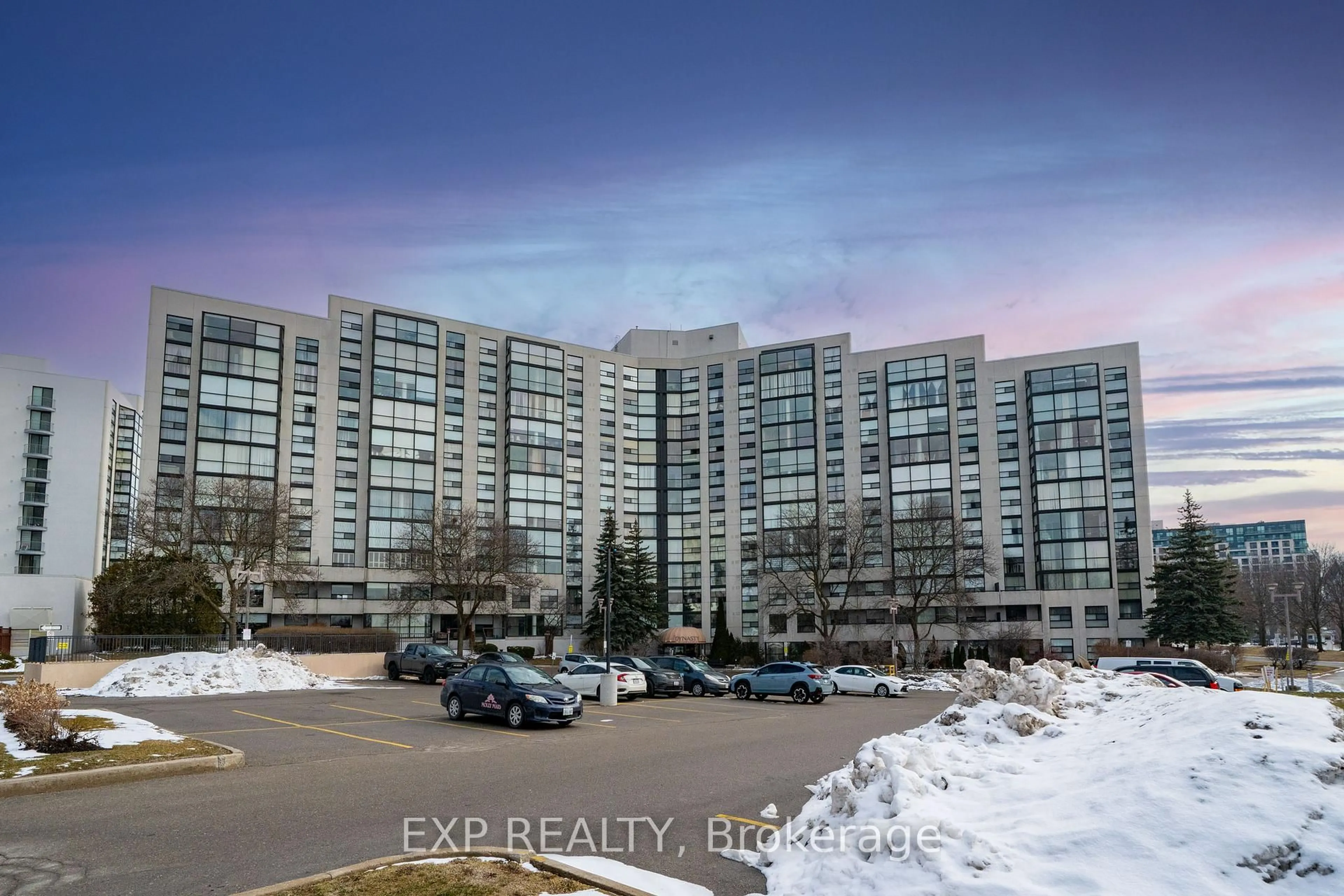 Unknown for 30 Harding Blvd #404, Richmond Hill Ontario L4C 9M3