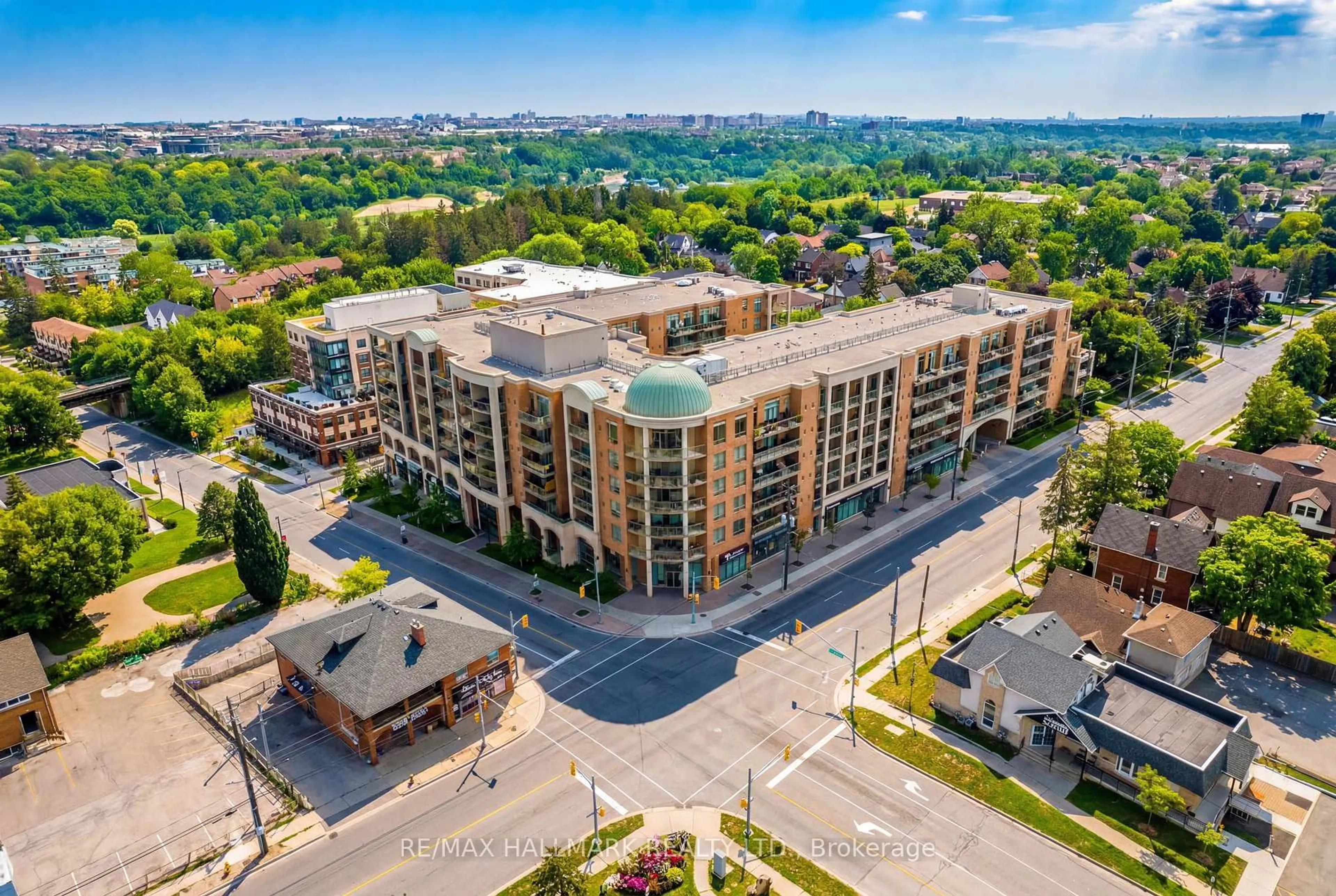 A pic from outside/outdoor area/front of a property/back of a property/a pic from drone, unknown for 281 Woodbridge Ave #237, Vaughan Ontario L4L 0C6