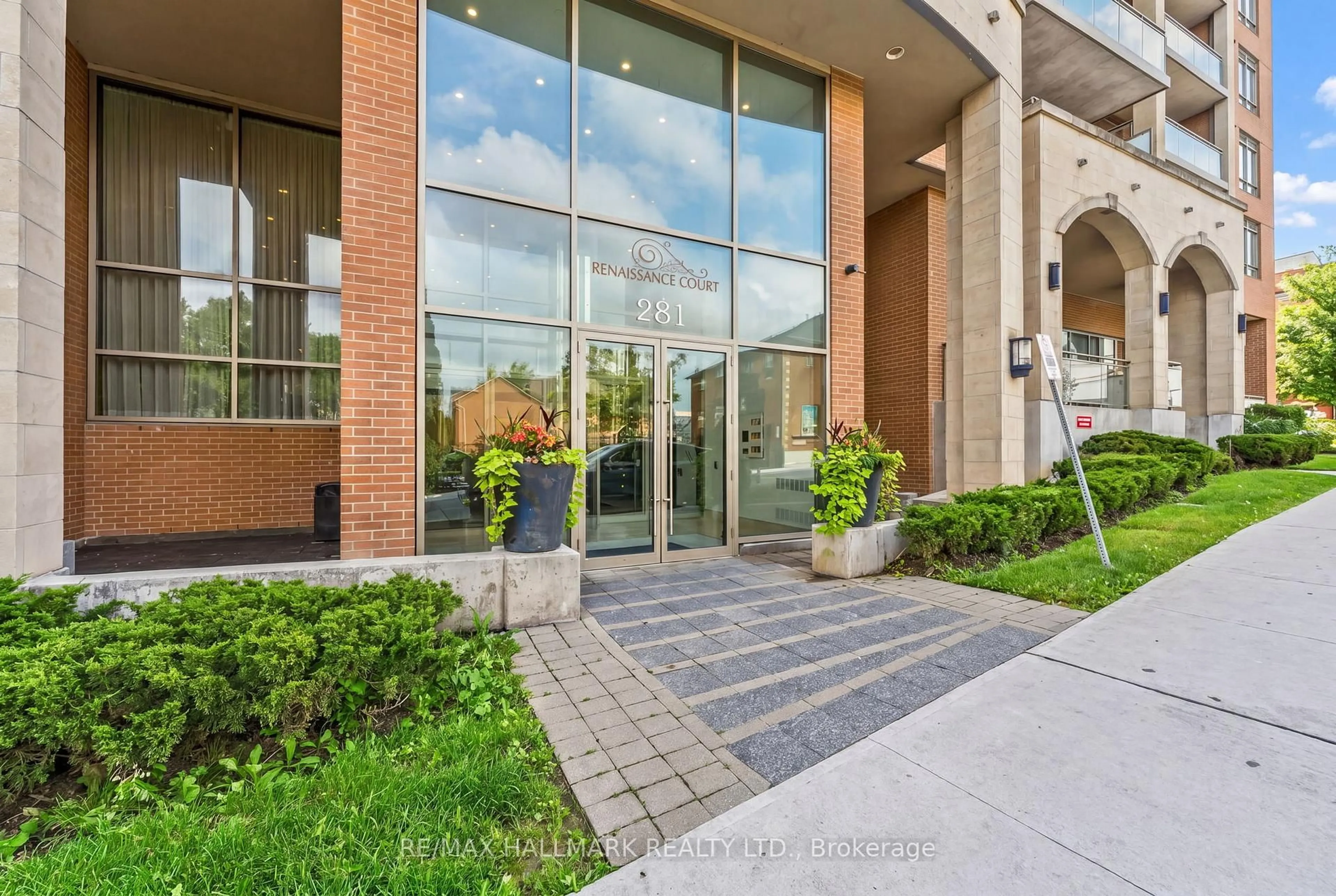 Indoor foyer for 281 Woodbridge Ave #237, Vaughan Ontario L4L 0C6