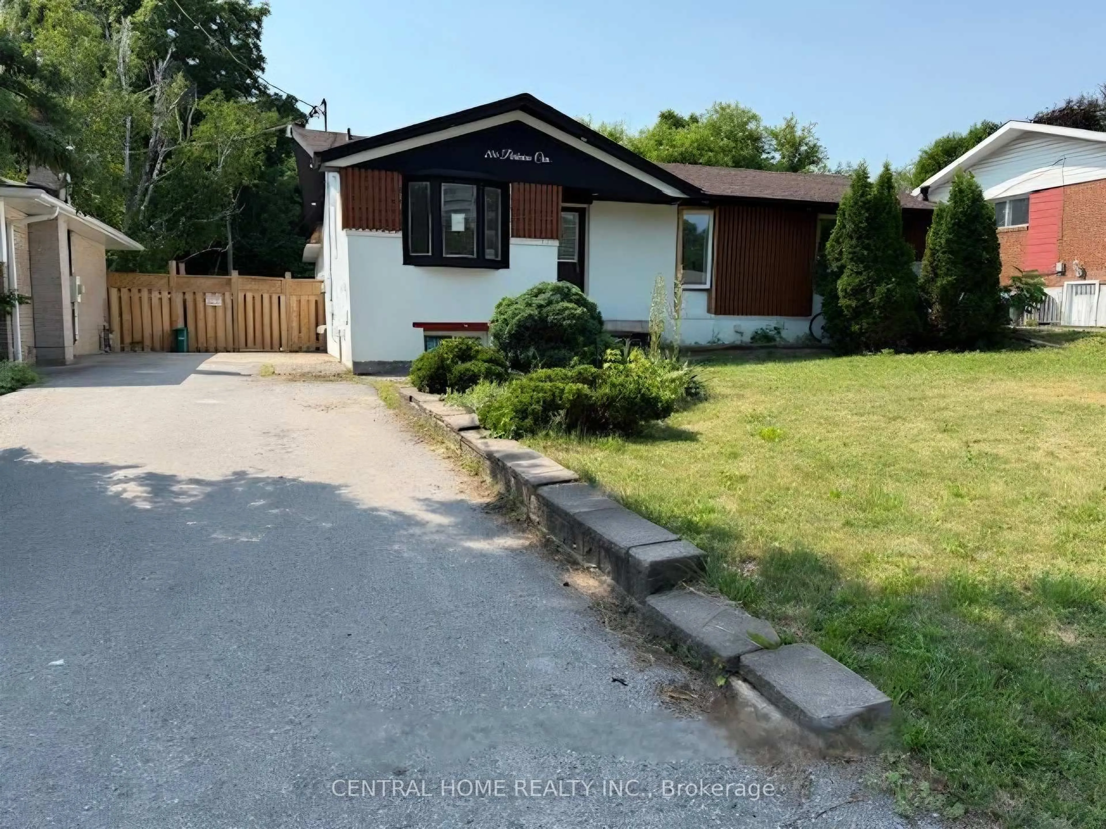 Unknown for 206 Parkview Cres, Newmarket Ontario L3Y 2C8