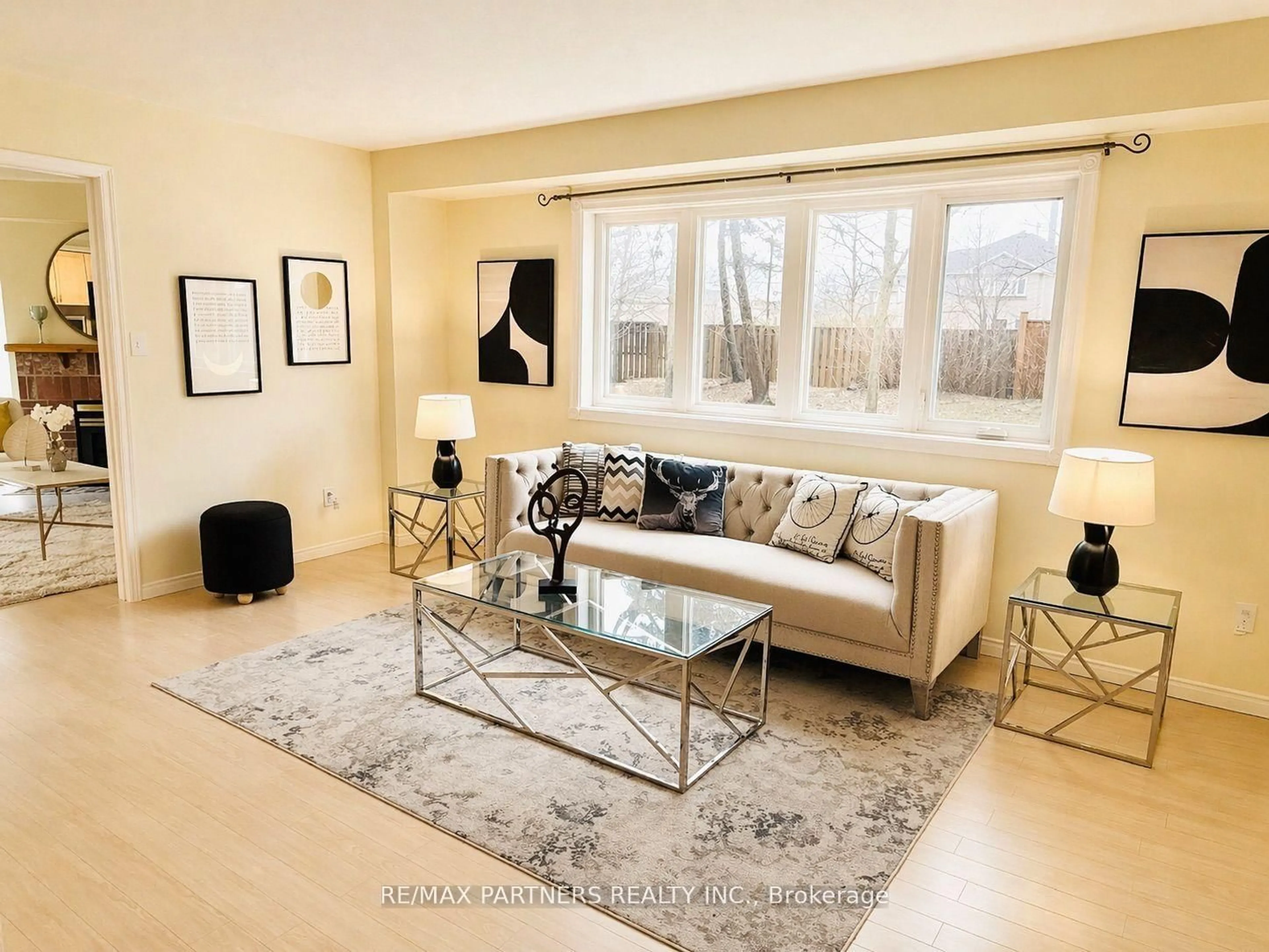Living room with furniture, unknown for 50 Rubin St #27, Richmond Hill Ontario L4B 3L5