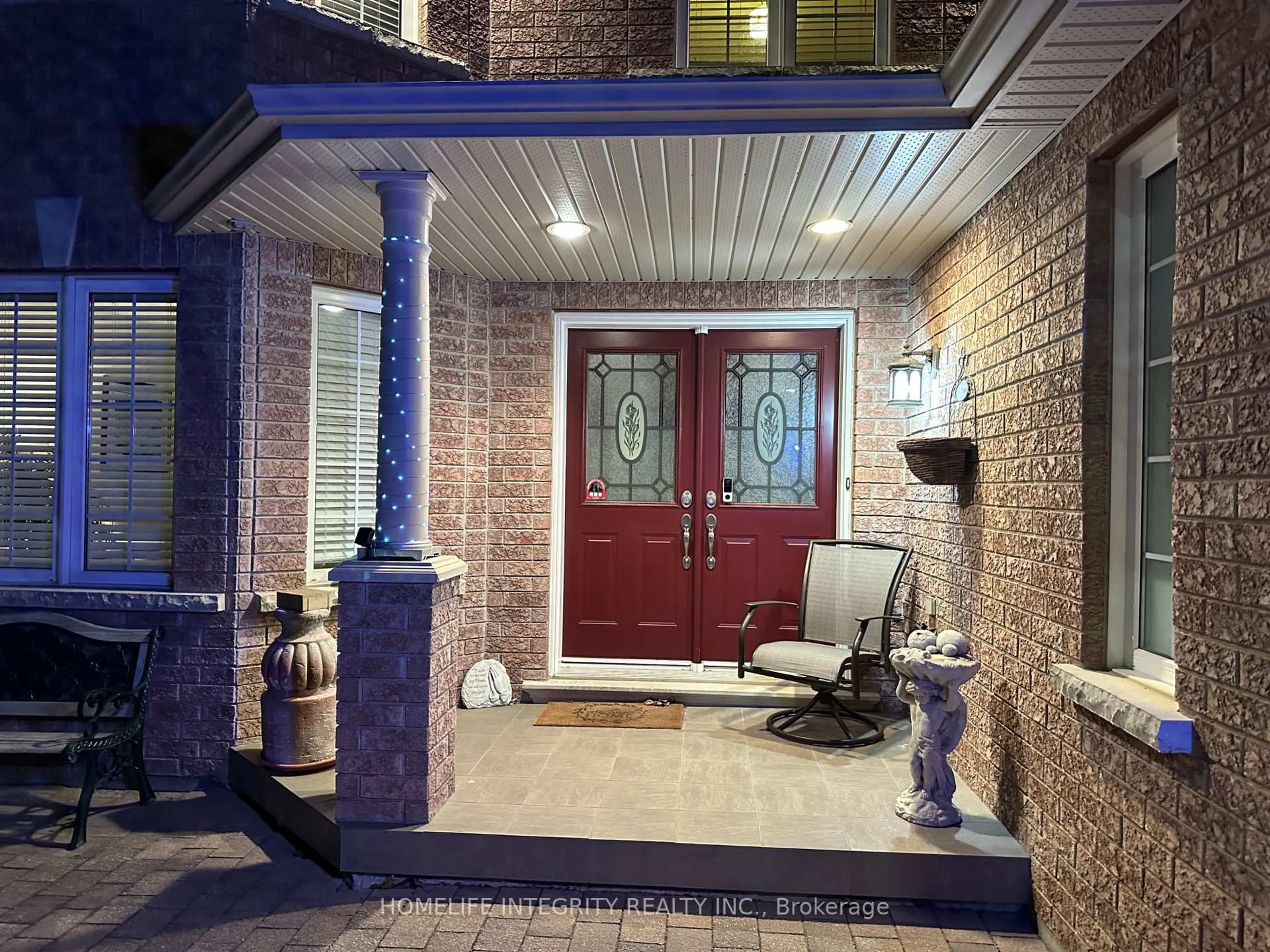 Indoor entryway for 5092 Boyne St, New Tecumseth Ontario L9R 0A1