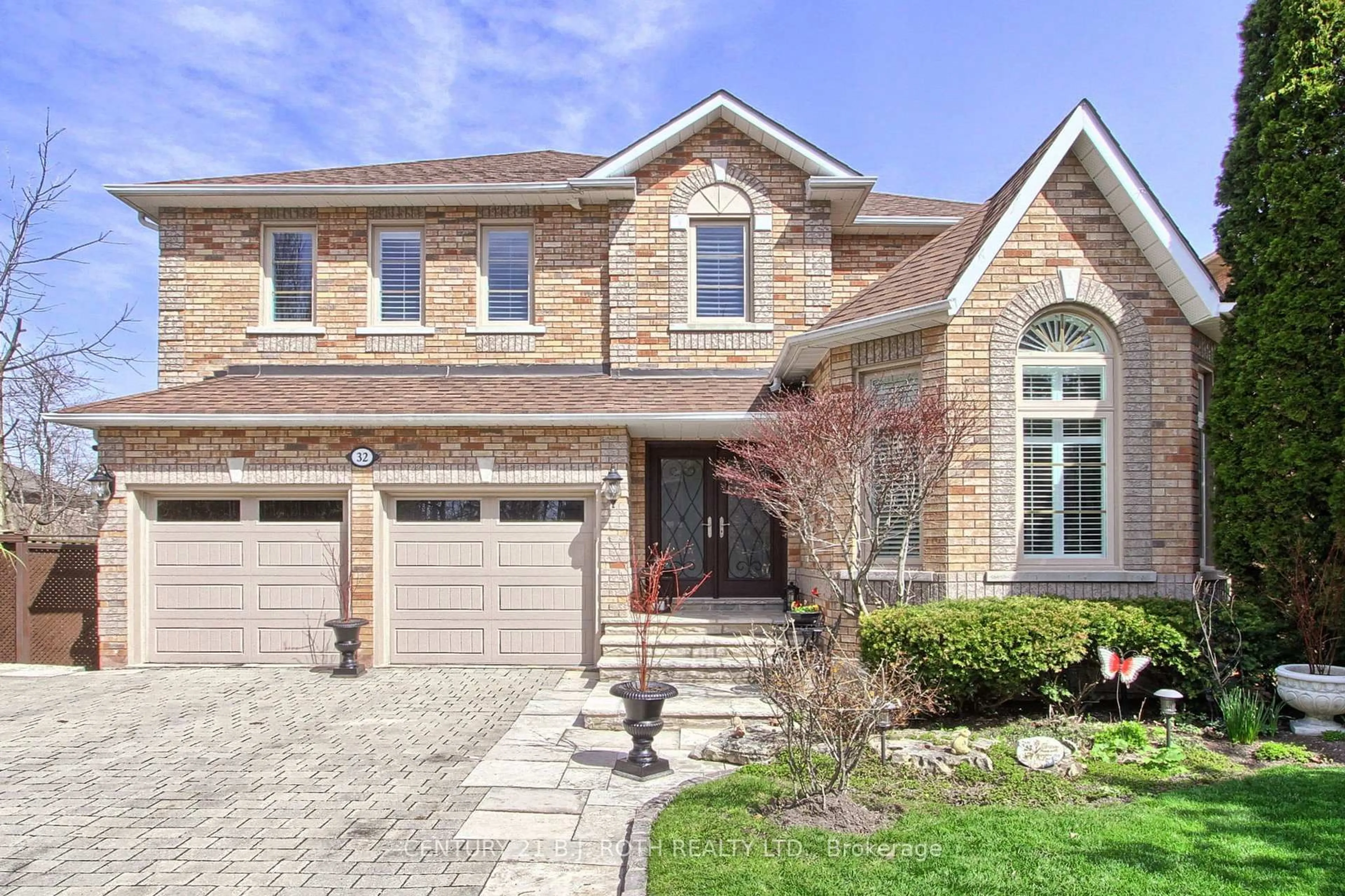Home with brick exterior material, street for 32 Timber Valley Ave, Richmond Hill Ontario L4E 3S6