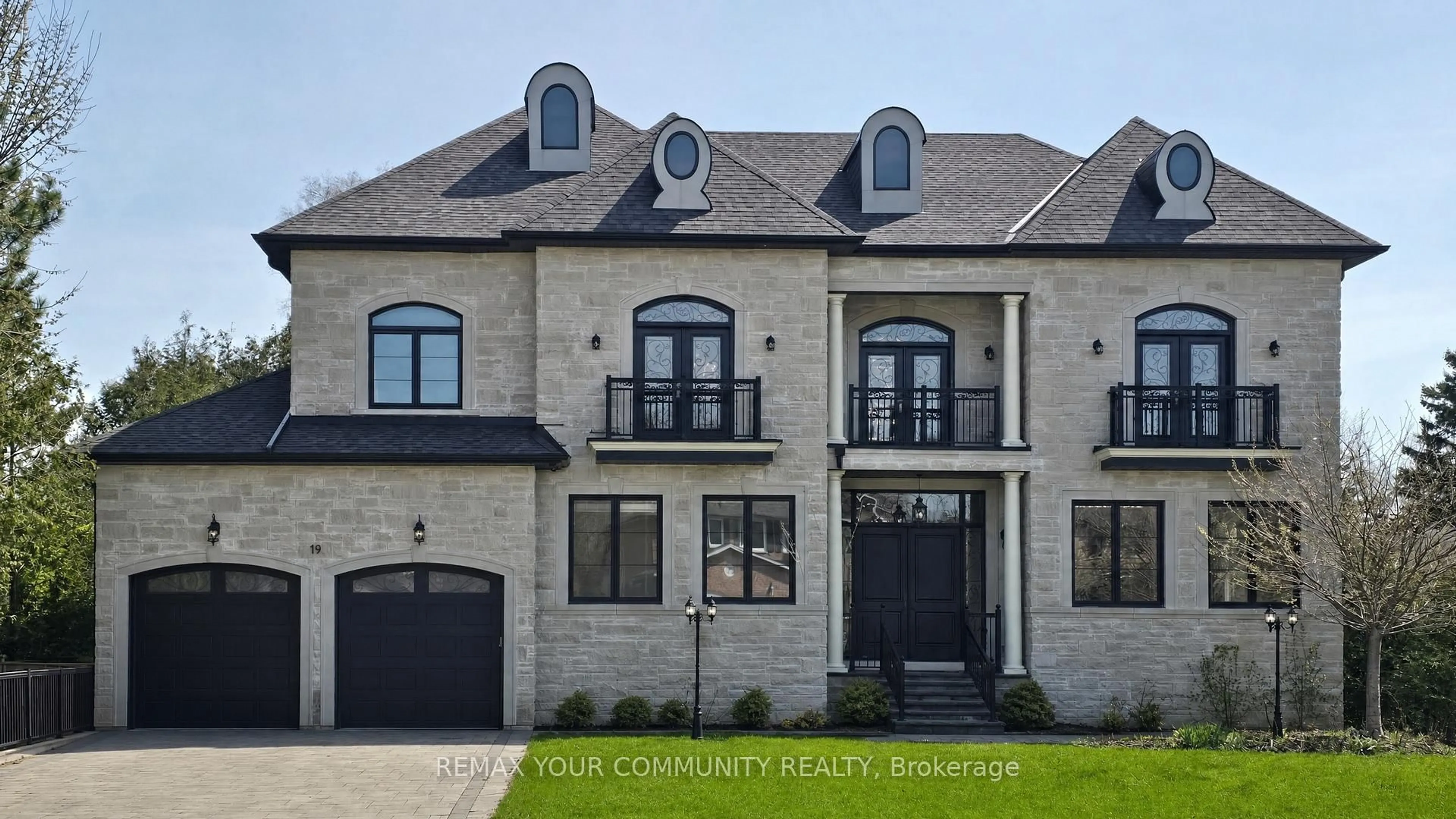 Home with brick exterior material, street for 19 Blyth St, Richmond Hill Ontario L4E 2Y2