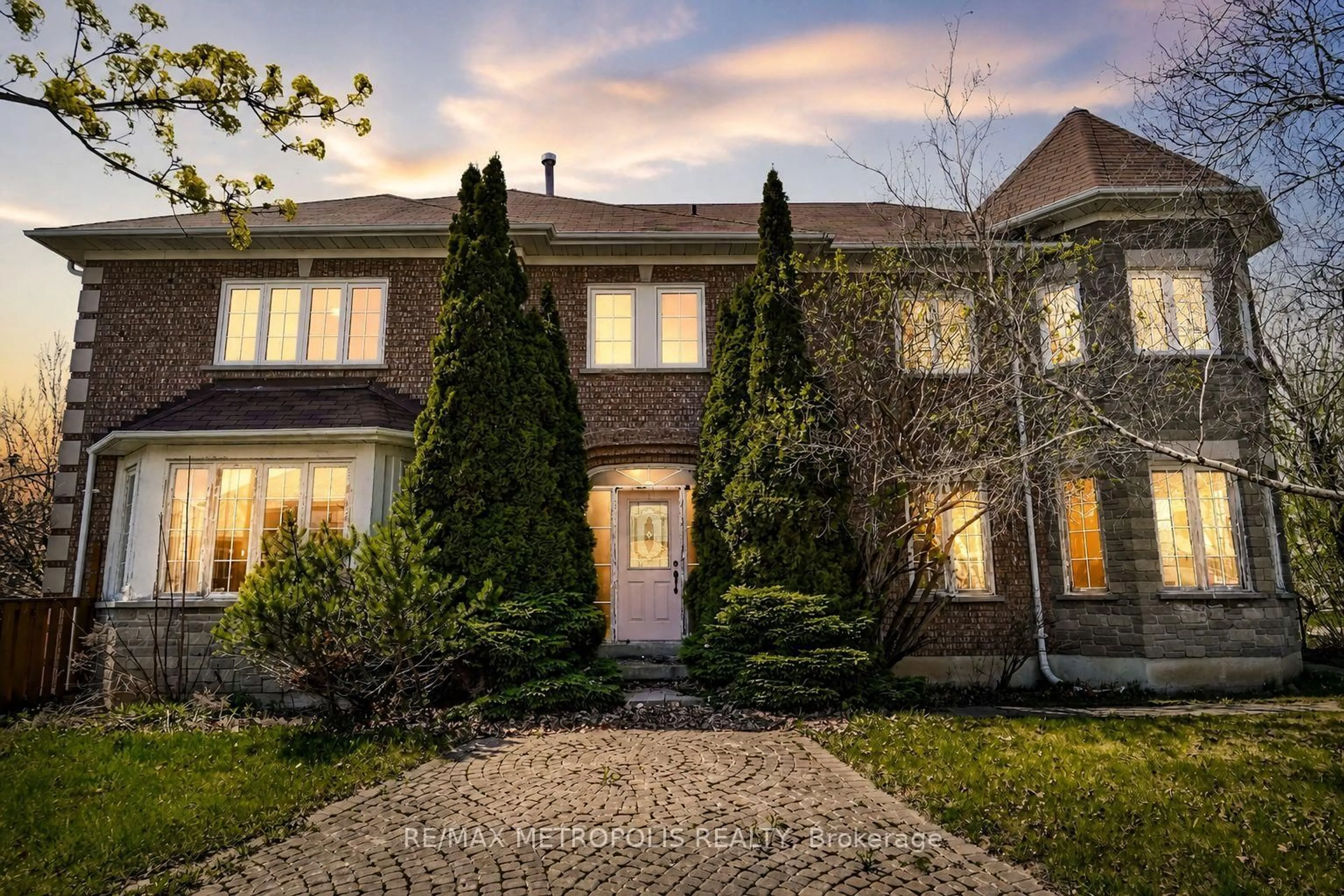 Home with brick exterior material, street for 2 Schooner Crt, Markham Ontario L6C 1R2