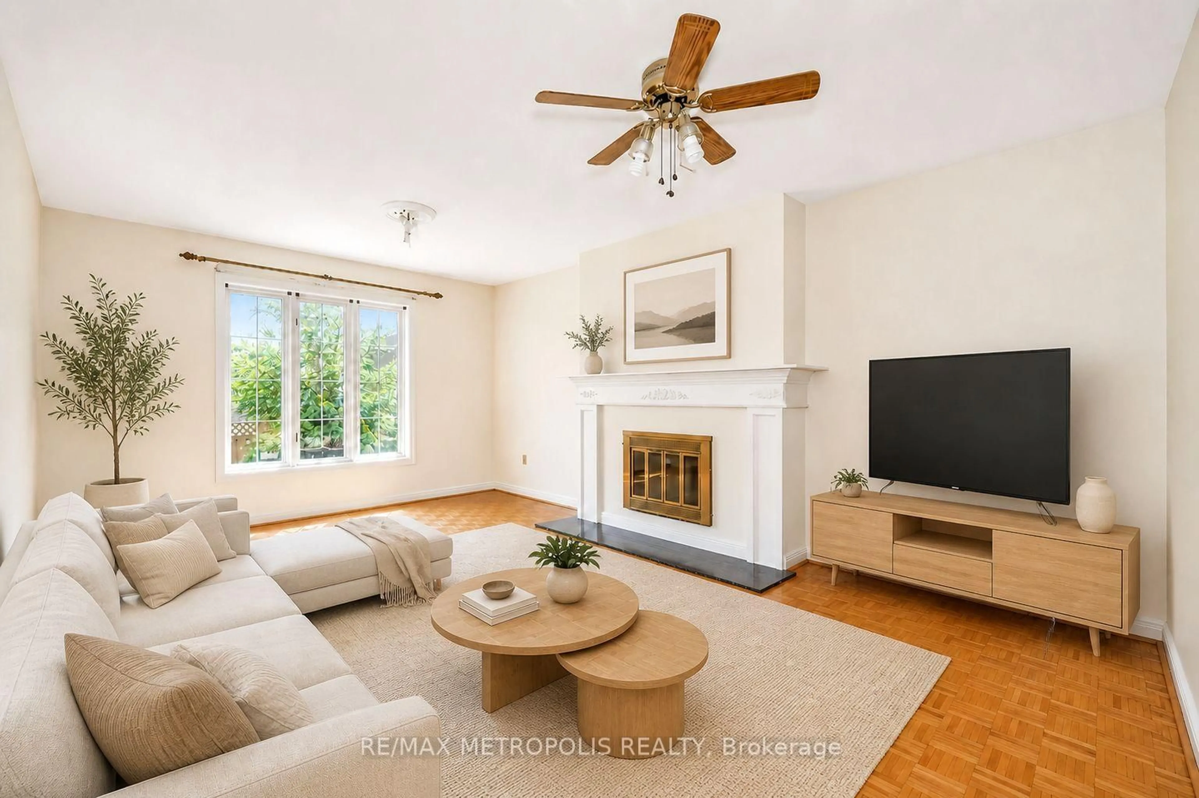 Living room with furniture, unknown for 2 Schooner Crt, Markham Ontario L6C 1R2