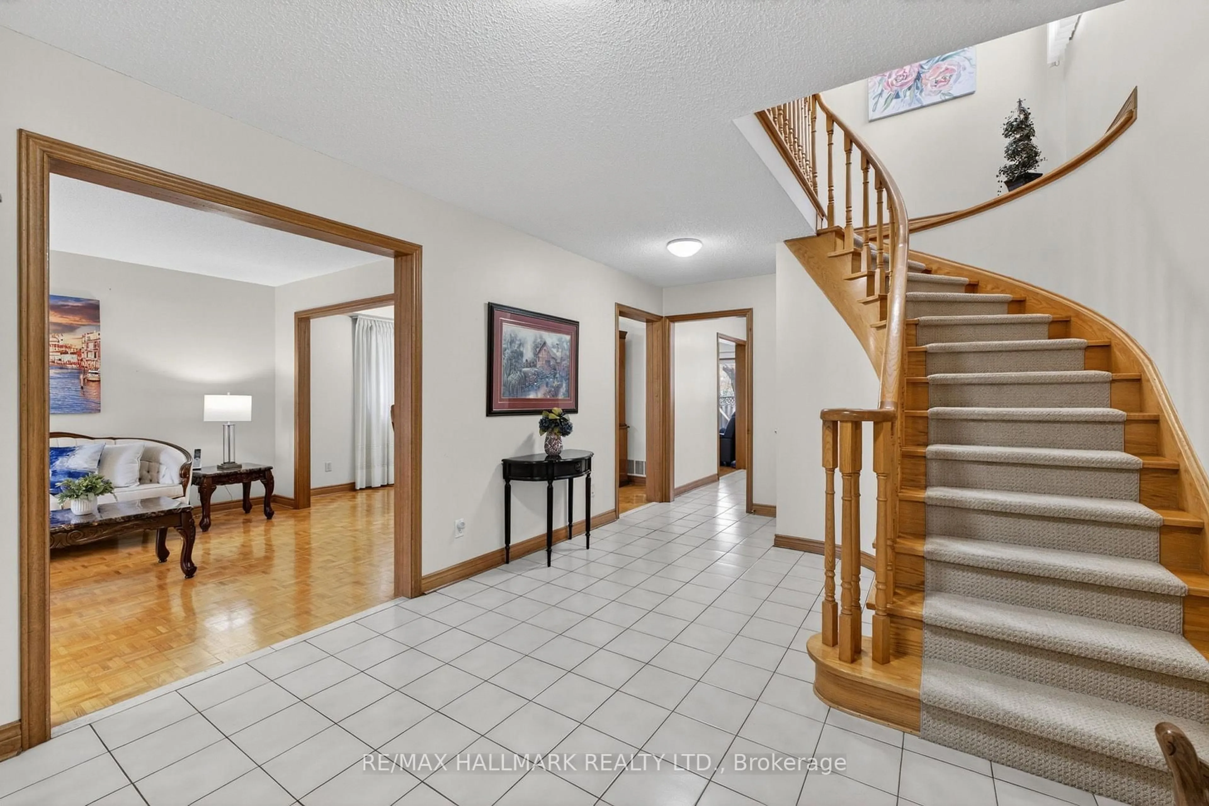 Indoor foyer for 144 Jackman Cres, Vaughan Ontario L4L 6P1