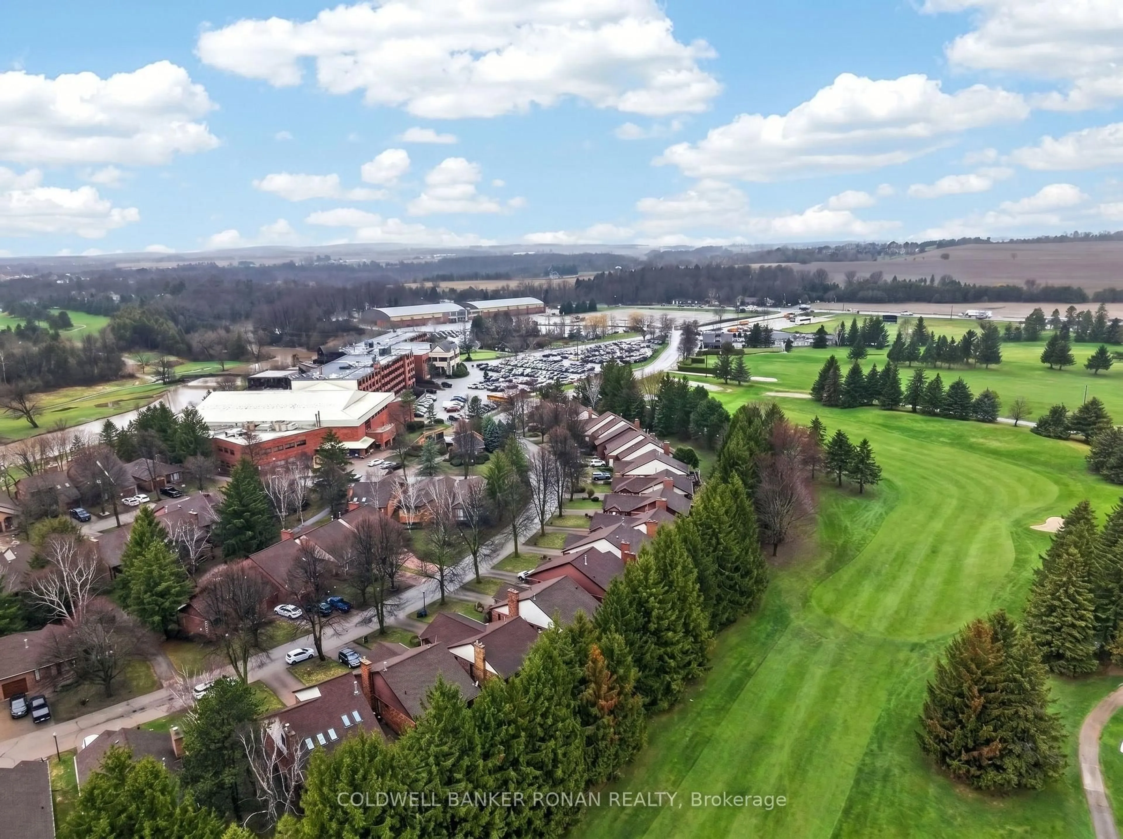 A pic from outside/outdoor area/front of a property/back of a property/a pic from drone, mountain view for 16 Green Briar Rd, New Tecumseth Ontario L9R 1R5
