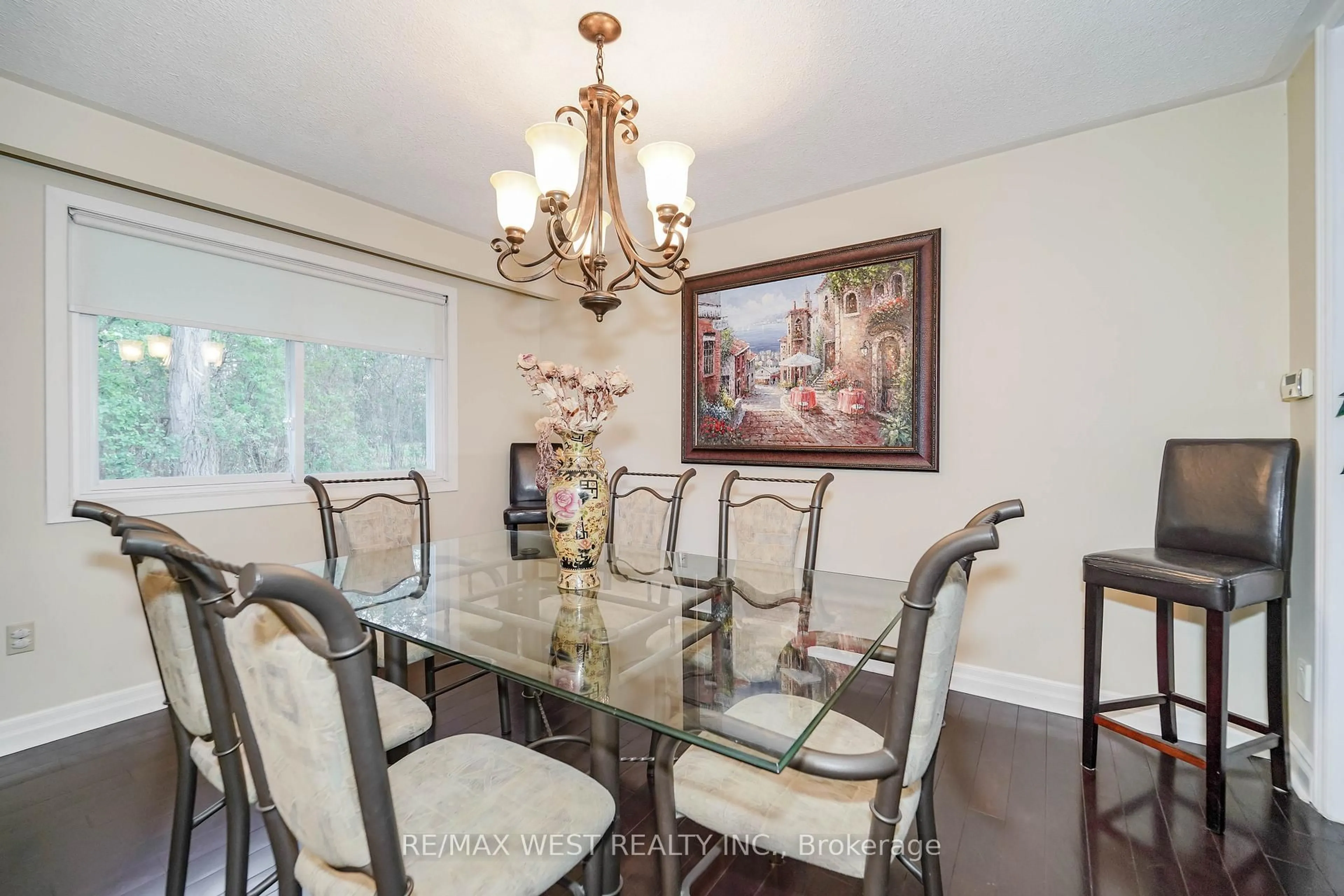 Dining room, wood/laminate floor for 5949 Concession 6 Rd, Uxbridge Ontario L9P 0L6