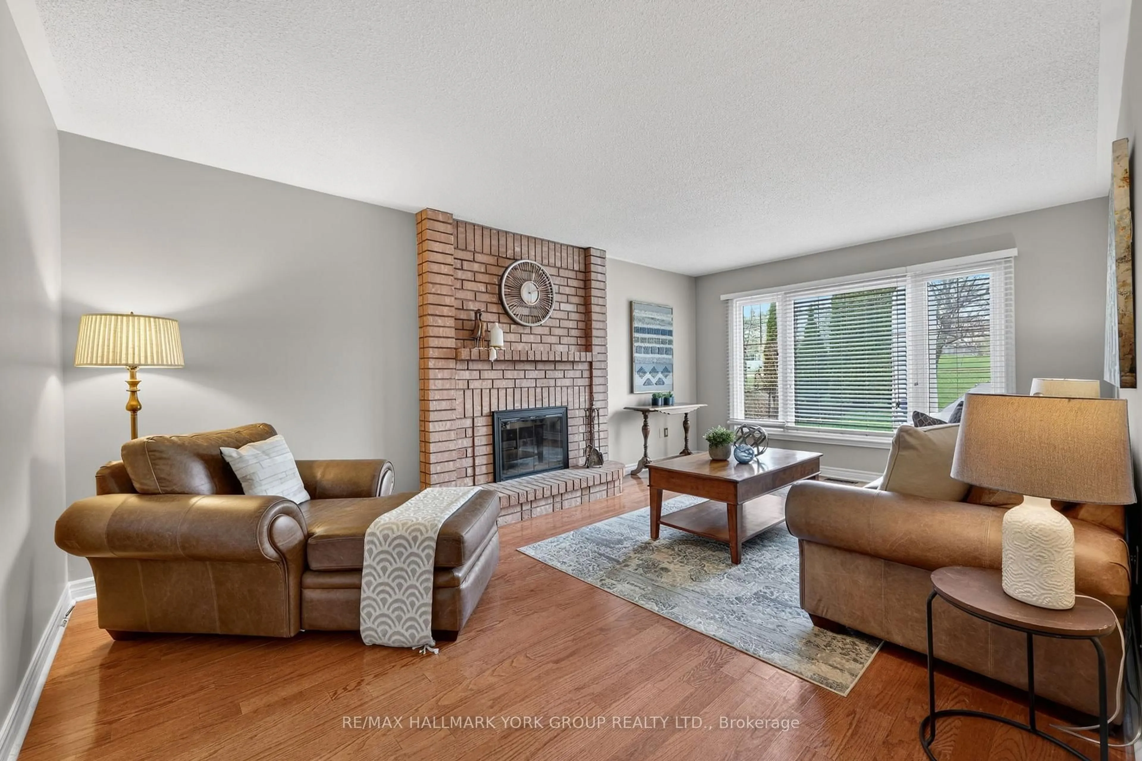 Living room with furniture, unknown for 297 Alex Doner Dr, Newmarket Ontario L3X 1G5