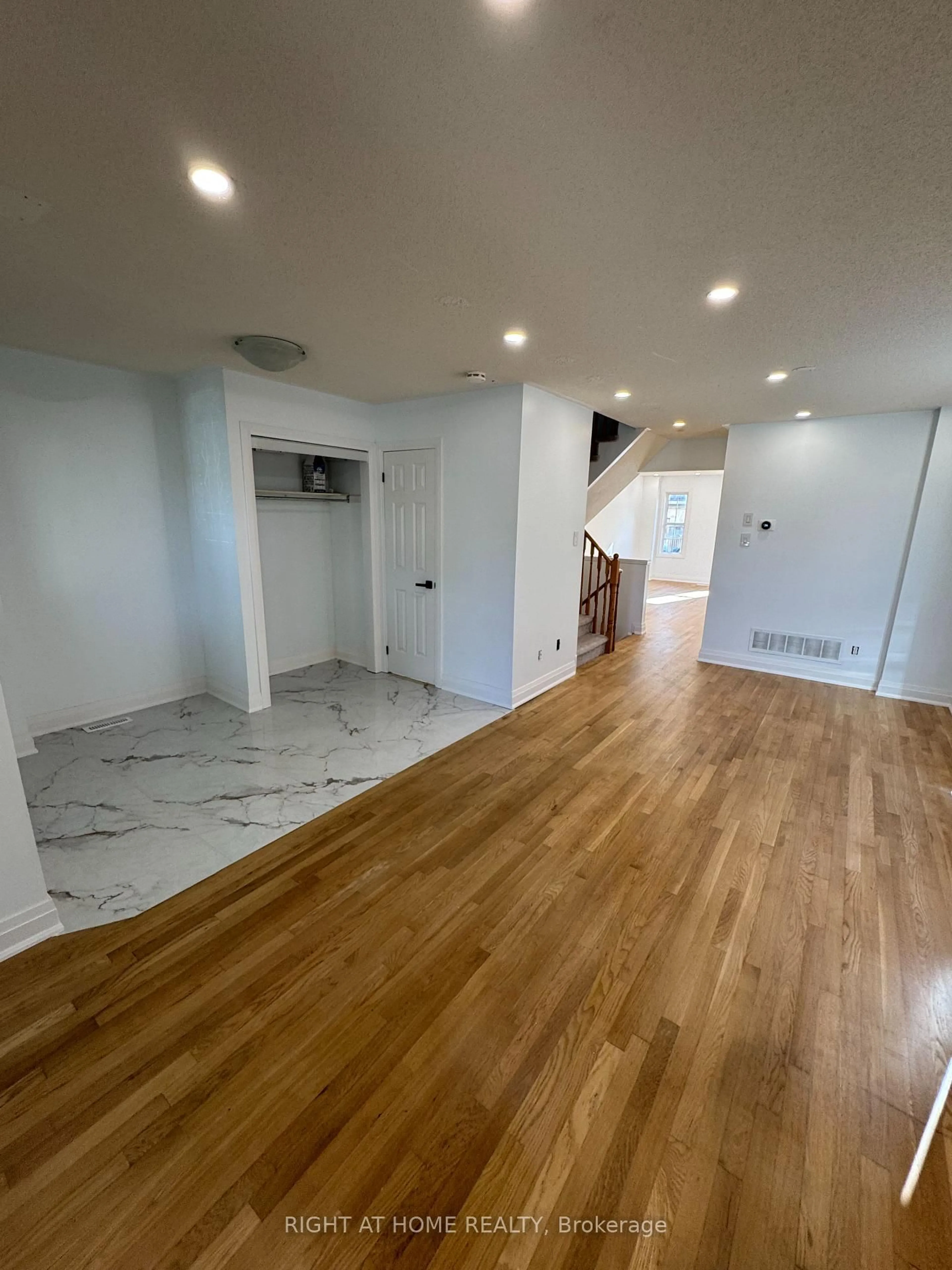 A pic of a room for 44 Ellesmere St, Richmond Hill Ontario L4B 4E2