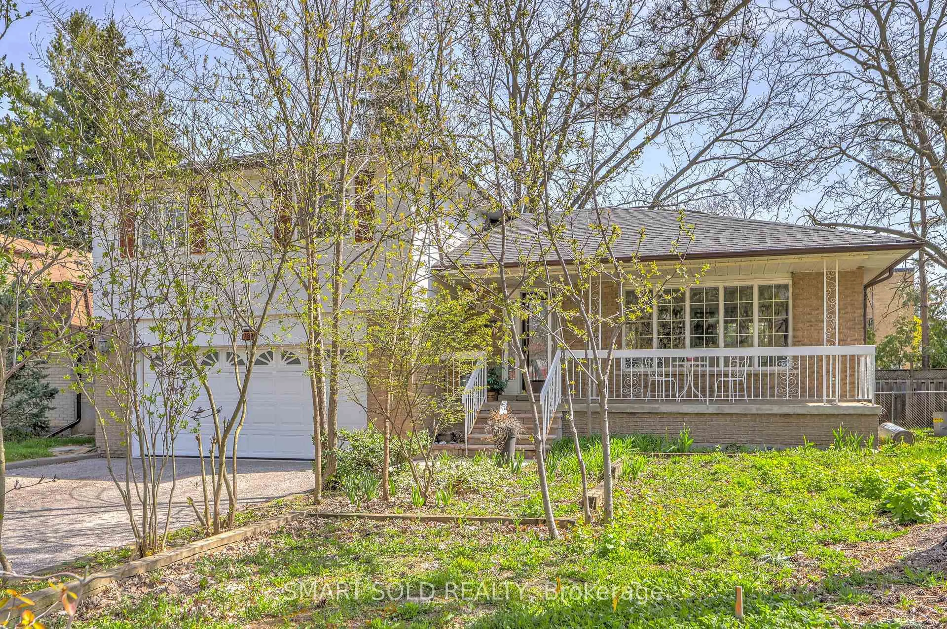 A pic from outside/outdoor area/front of a property/back of a property/a pic from drone, street for 139 Marla Crt, Richmond Hill Ontario L4C 4S1