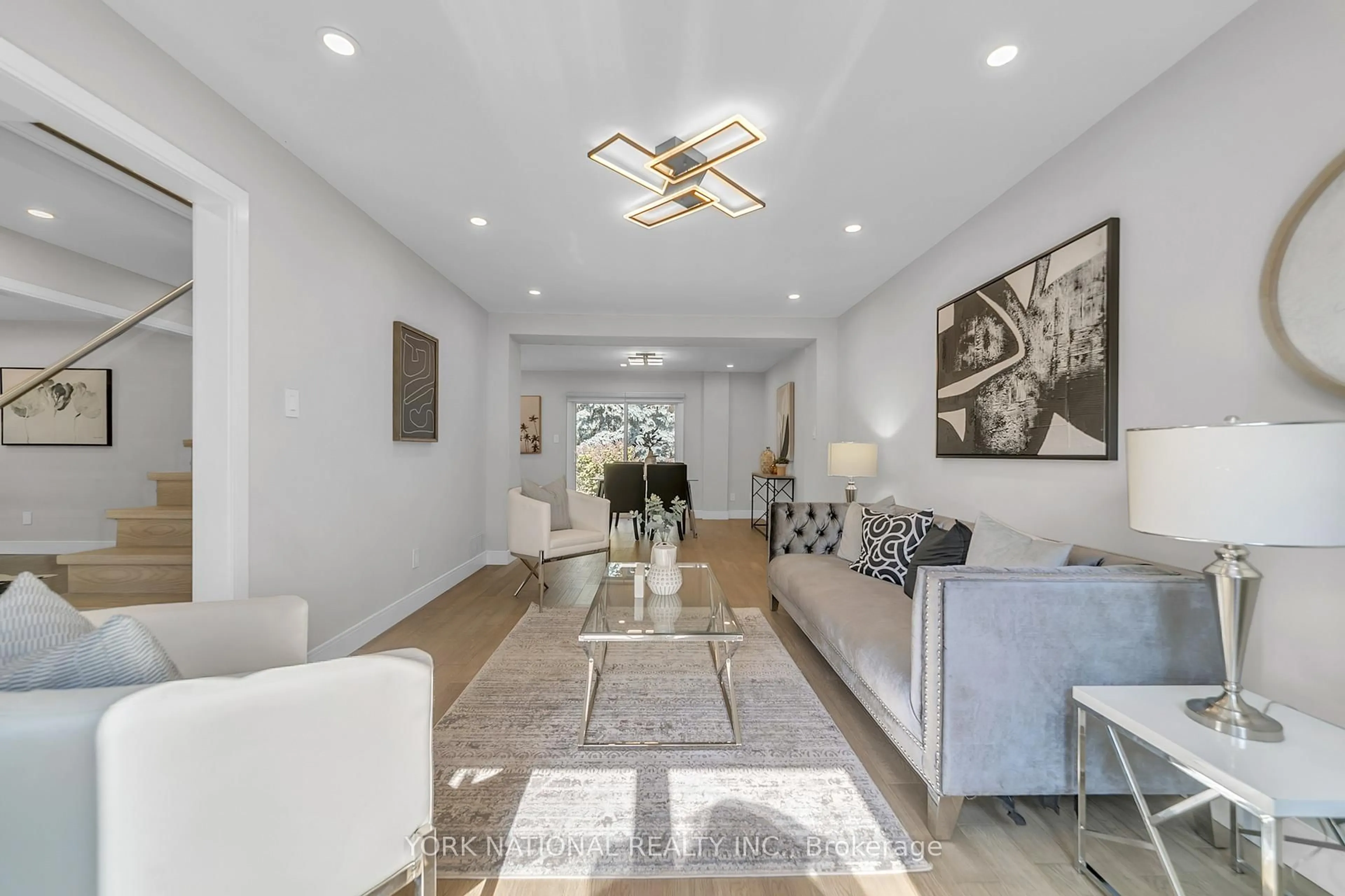 Unknown for 195 John Bowser Cres, Newmarket Ontario L3Y 7N6