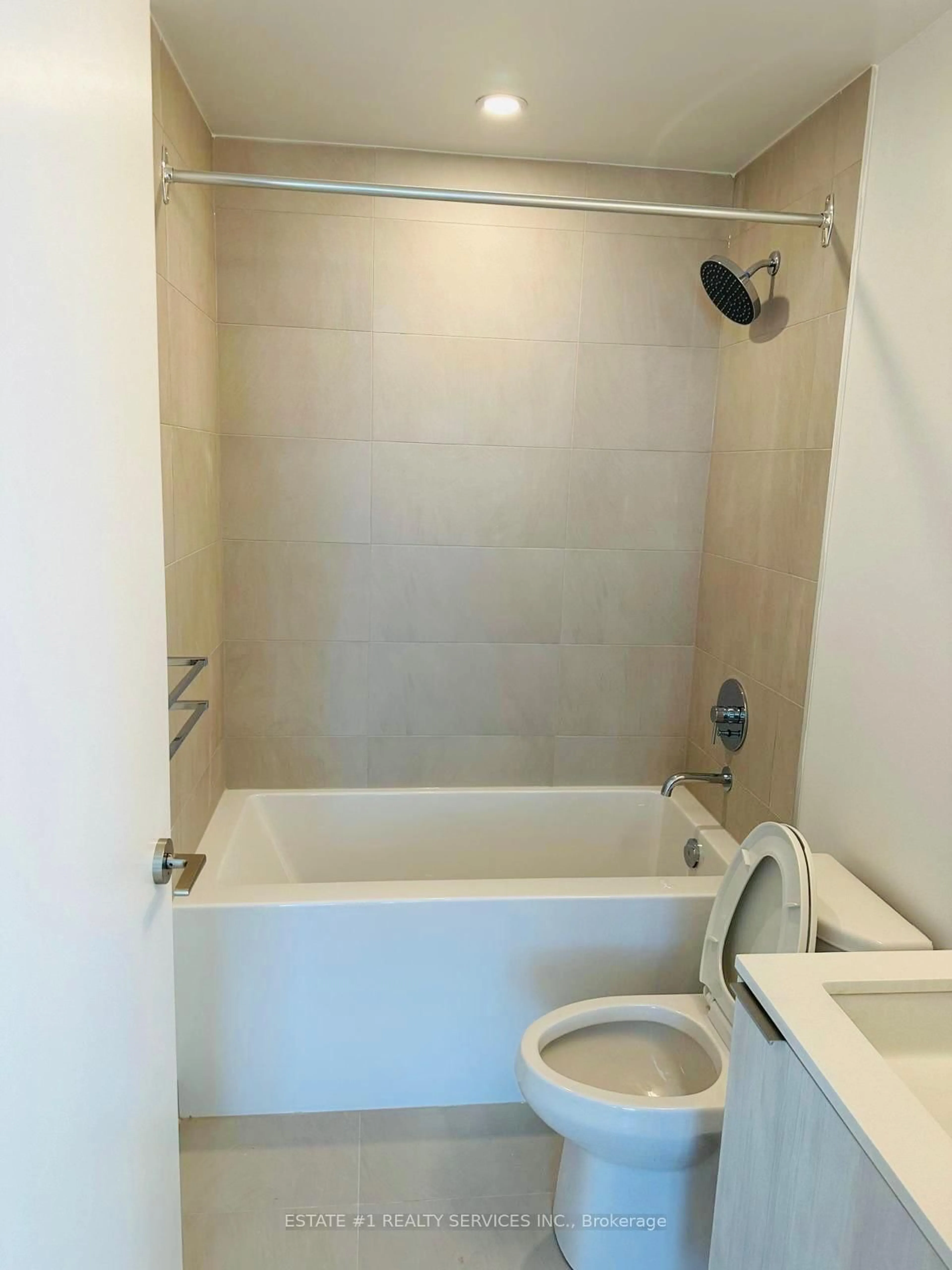 Standard bathroom, unknown for 7890 Jane St #4306, Vaughan Ontario L4K 0K9