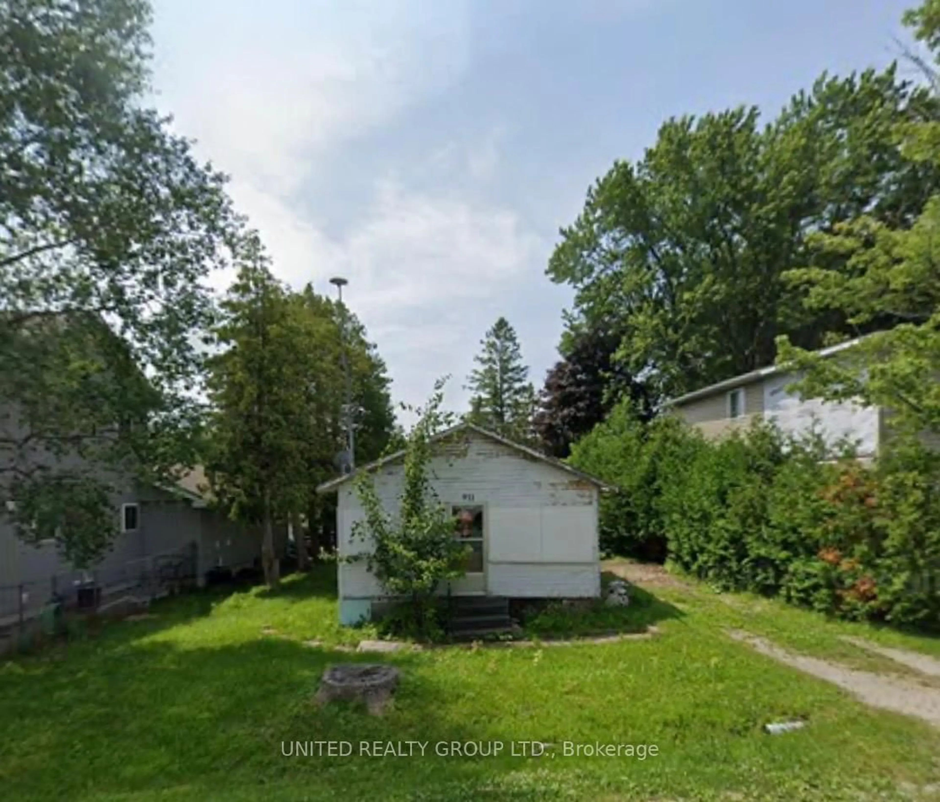 Shed for 911 Vicrol Dr, Innisfil Ontario L9S 1V4