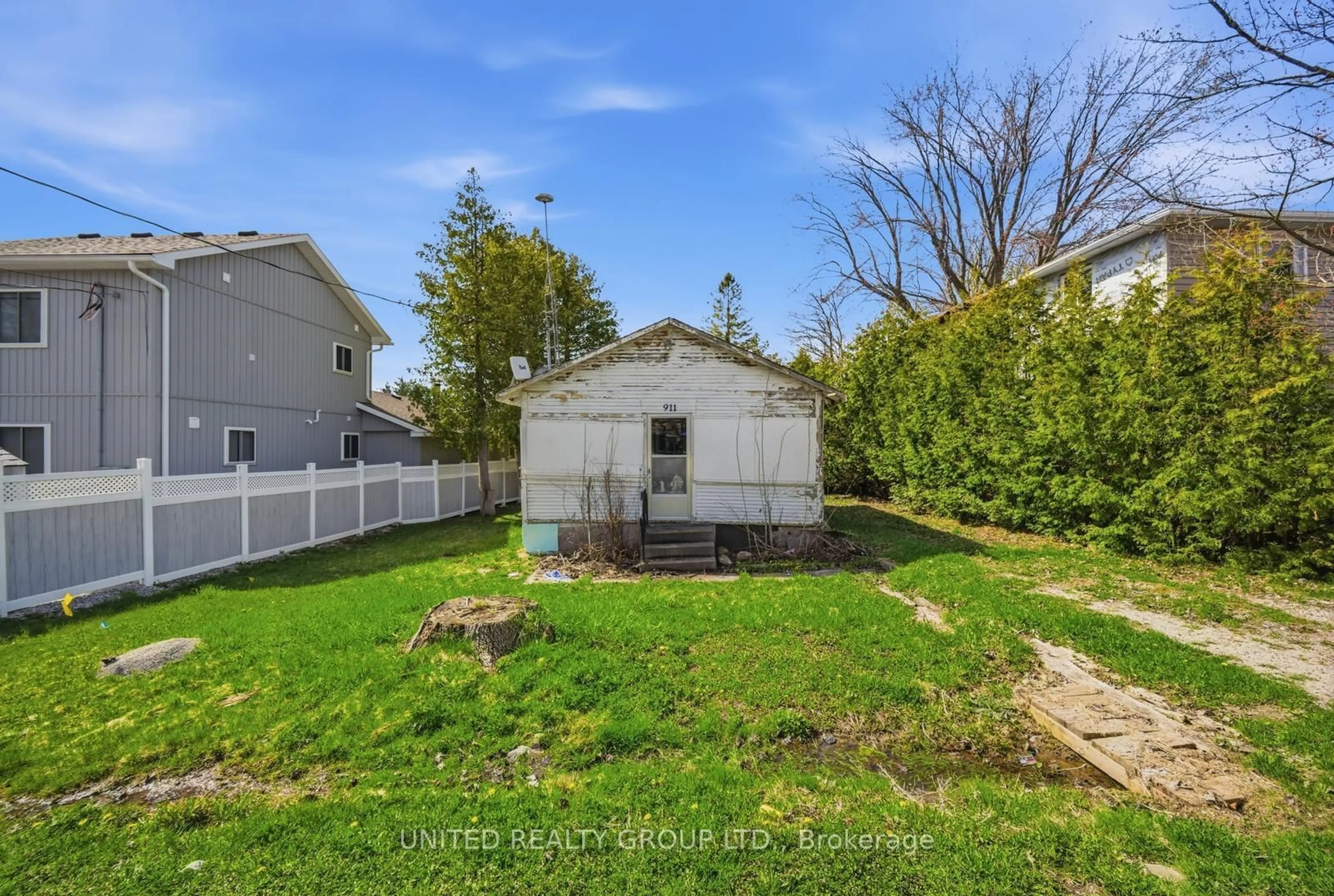 Shed for 911 Vicrol Dr, Innisfil Ontario L9S 1V4