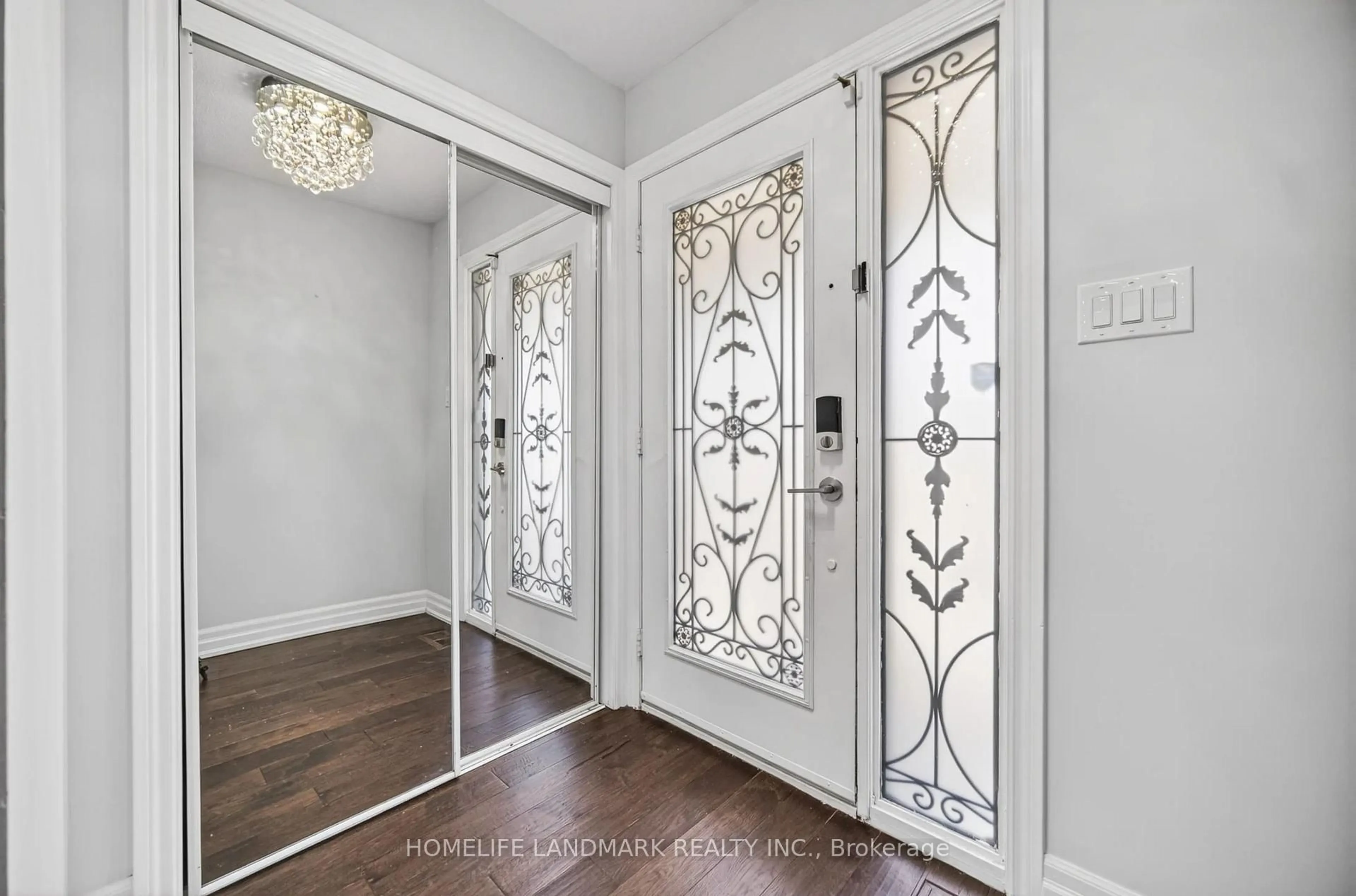 Indoor entryway for 61 Bashir St, Vaughan Ontario L6A 4B5