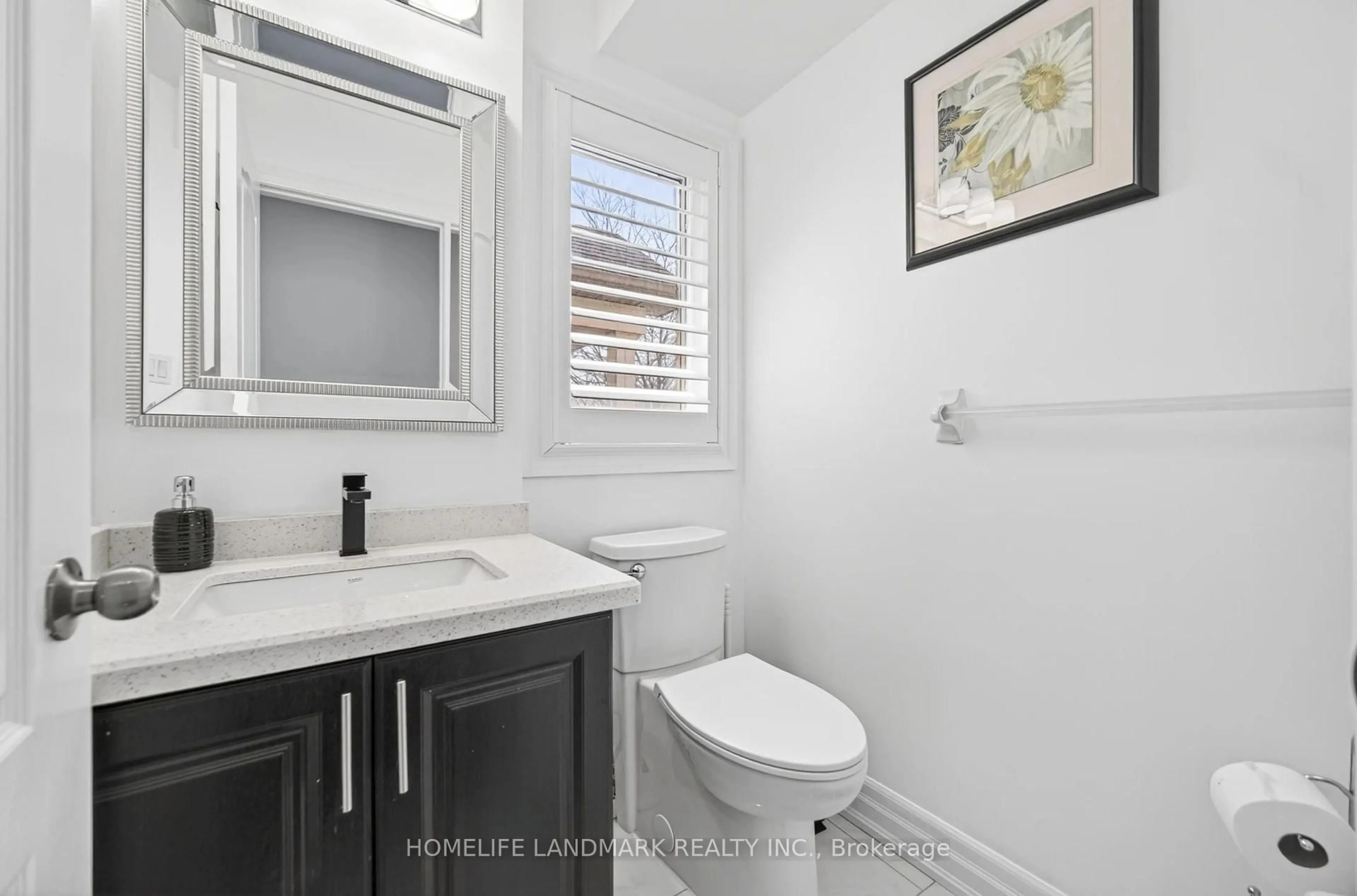 Standard bathroom, ceramic/tile floor for 61 Bashir St, Vaughan Ontario L6A 4B5