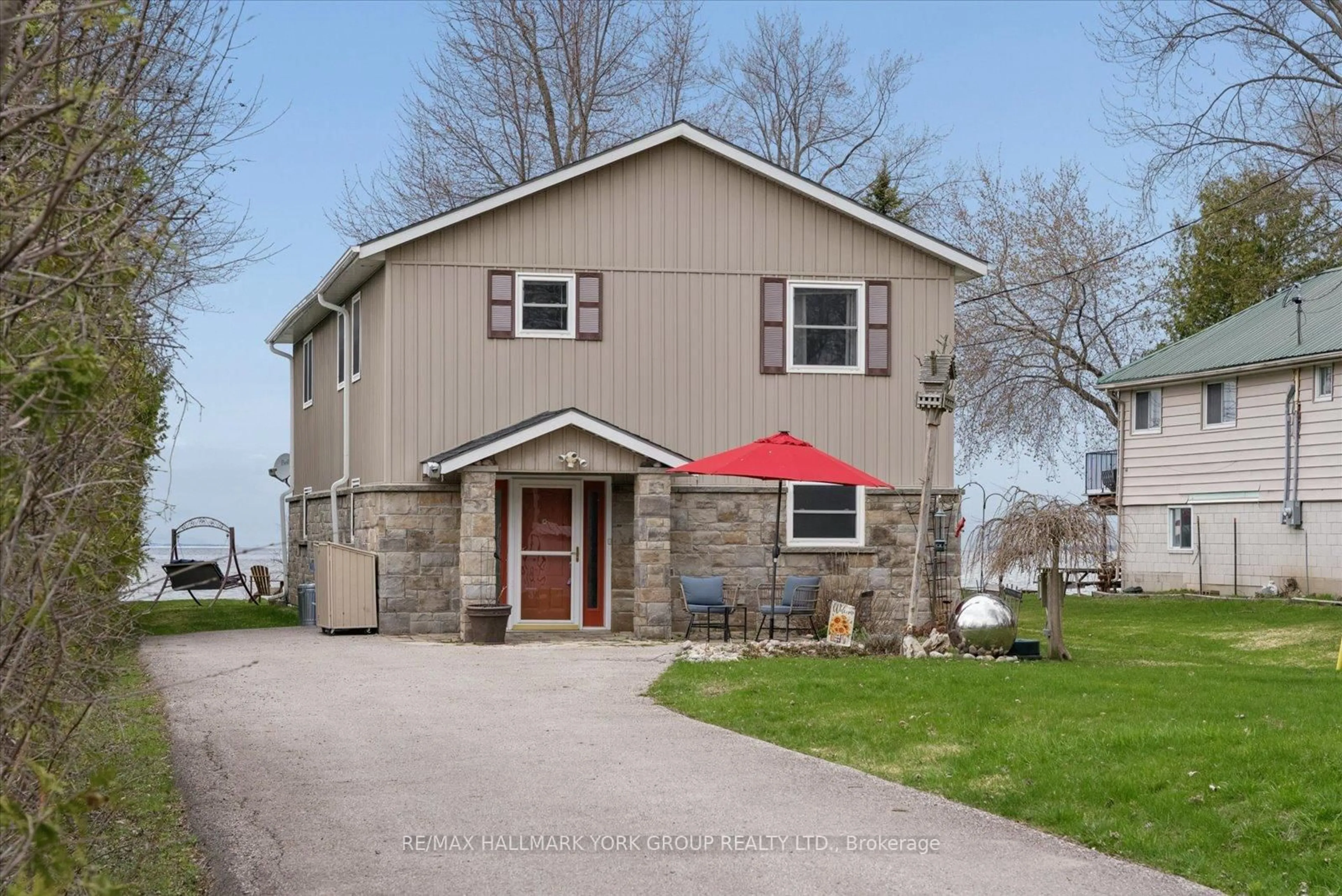 Home with vinyl exterior material, street for 168 Irving Dr, Georgina Ontario L0E 1L0